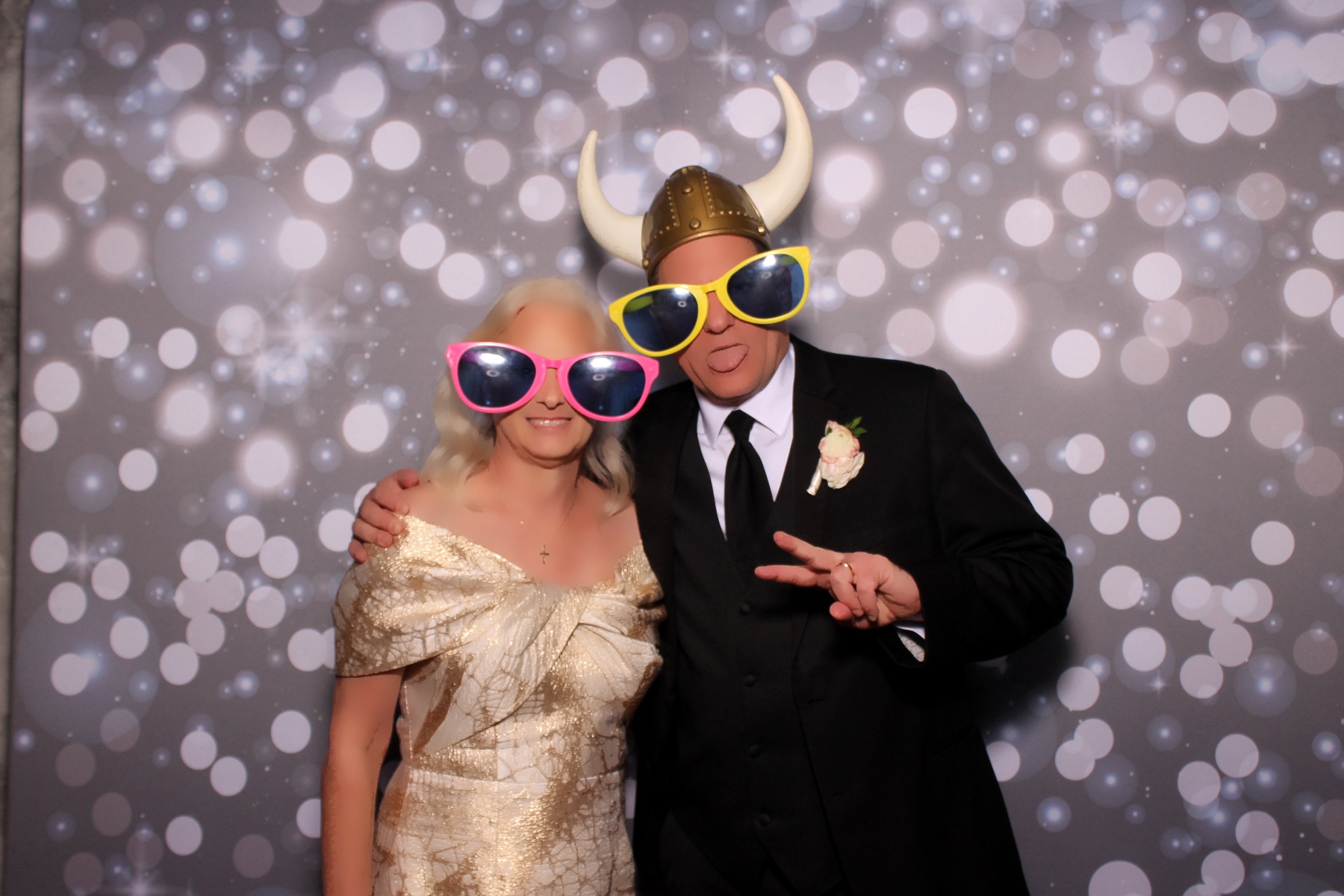 Brooke & Sam | View more photos from the event at gallery.photoboothcincy.com/u/PhotoBoothCincy/Brooke-Sam