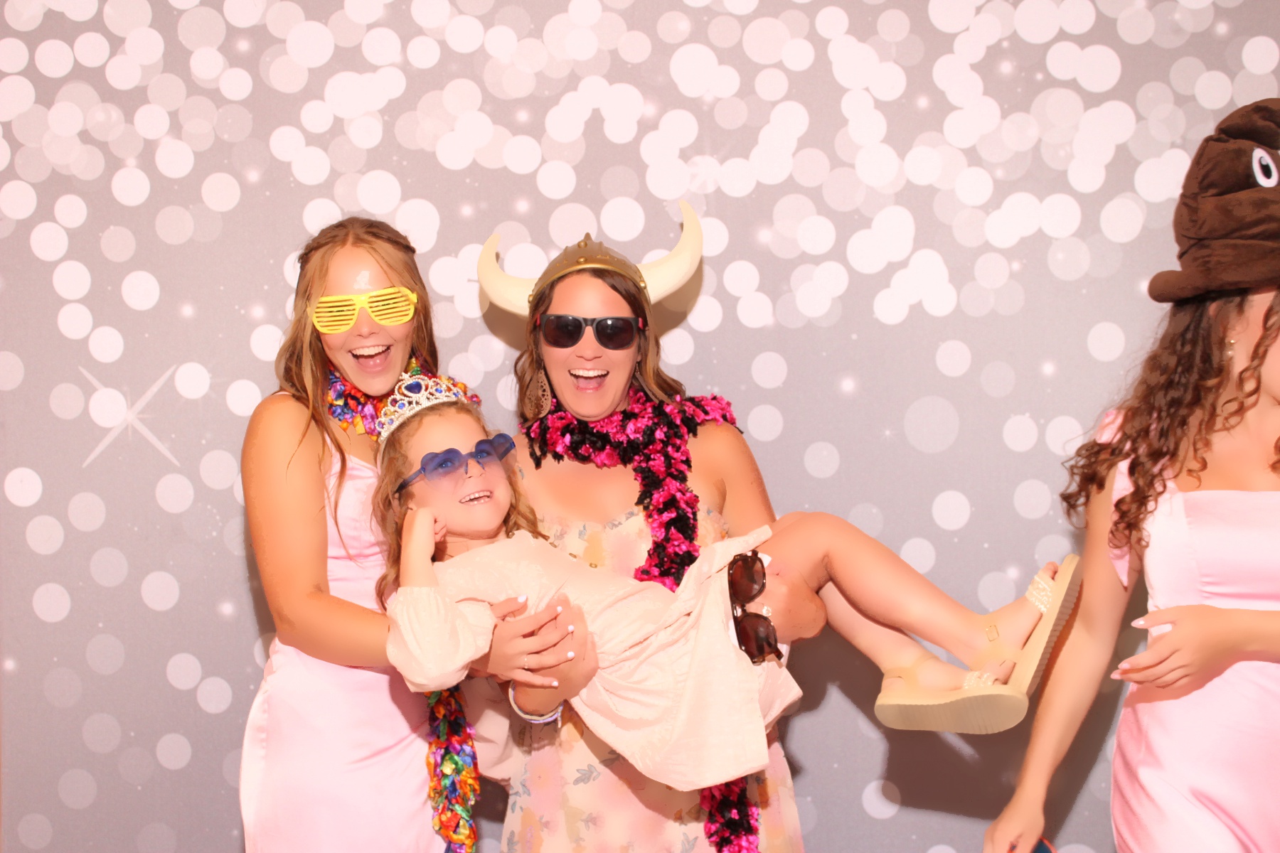 Brooks Wedding | View more photos from the event at gallery.photoboothcincy.com/u/PhotoBoothCincy/Brooks-Wedding-0
