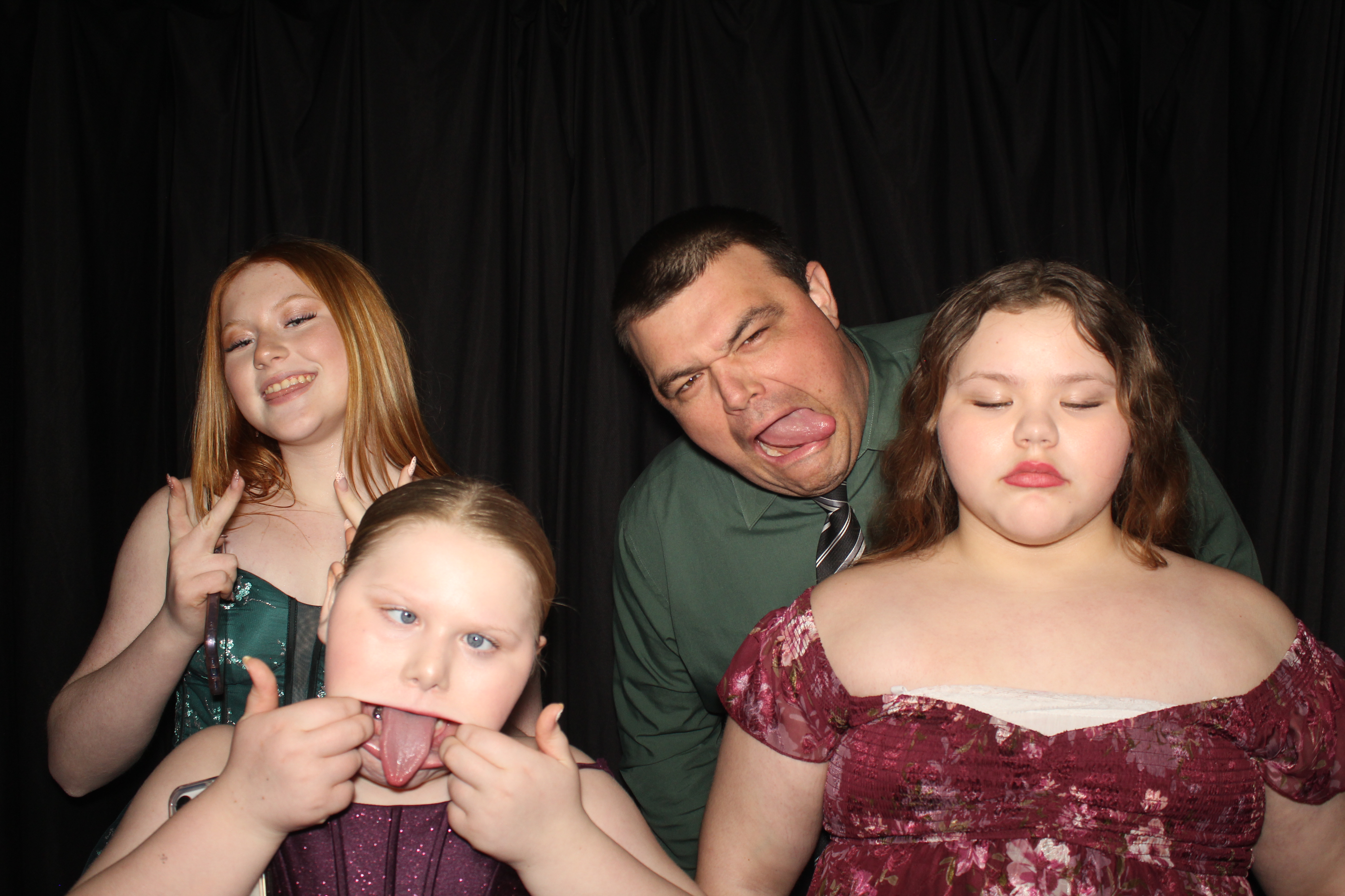 Brookwood Enchanted Father/Daughter Dance Part 2 | View more photos from the event at gallery.photoboothcincy.com/u/PhotoBoothCincy/Brookwood-Enchanted-FatherDaughter-Dance-Part-2