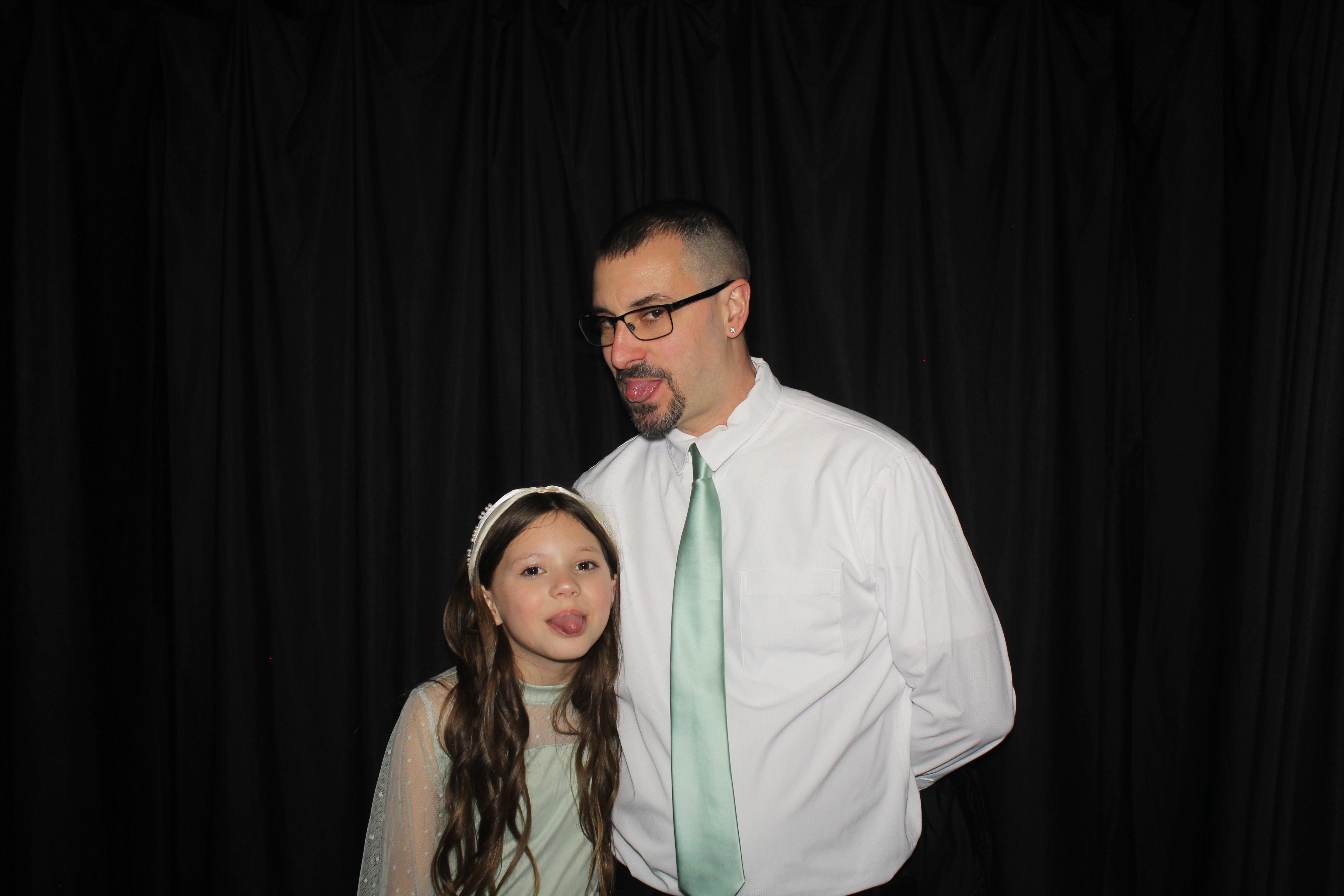 Brookwood Enchanted Father/Daughter Dance Part 2 | View more photos from the event at gallery.photoboothcincy.com/u/PhotoBoothCincy/Brookwood-Enchanted-FatherDaughter-Dance-Part-2
