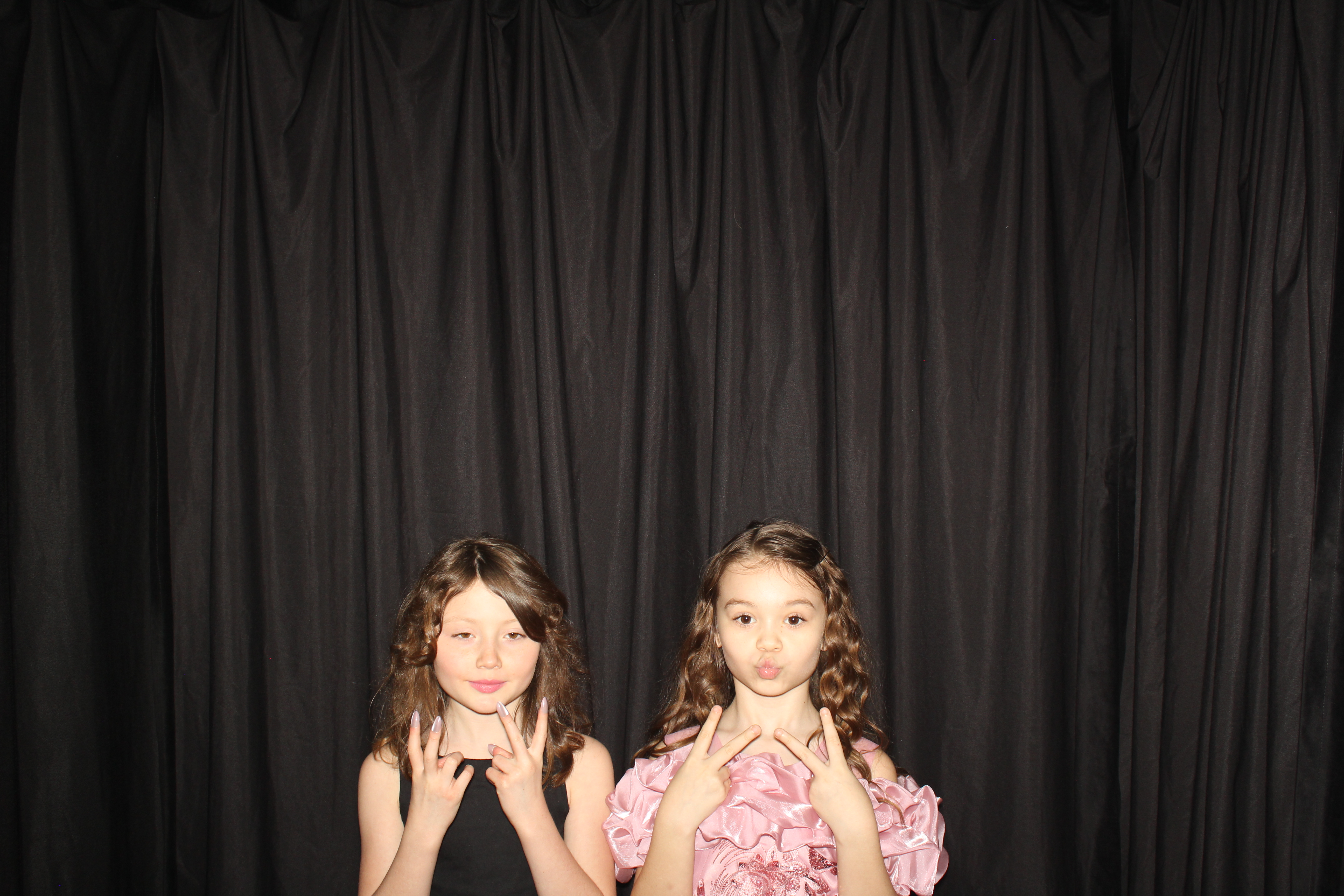 Brookwood Enchanted Father/Daughter Dance Part 2 | View more photos from the event at gallery.photoboothcincy.com/u/PhotoBoothCincy/Brookwood-Enchanted-FatherDaughter-Dance-Part-2
