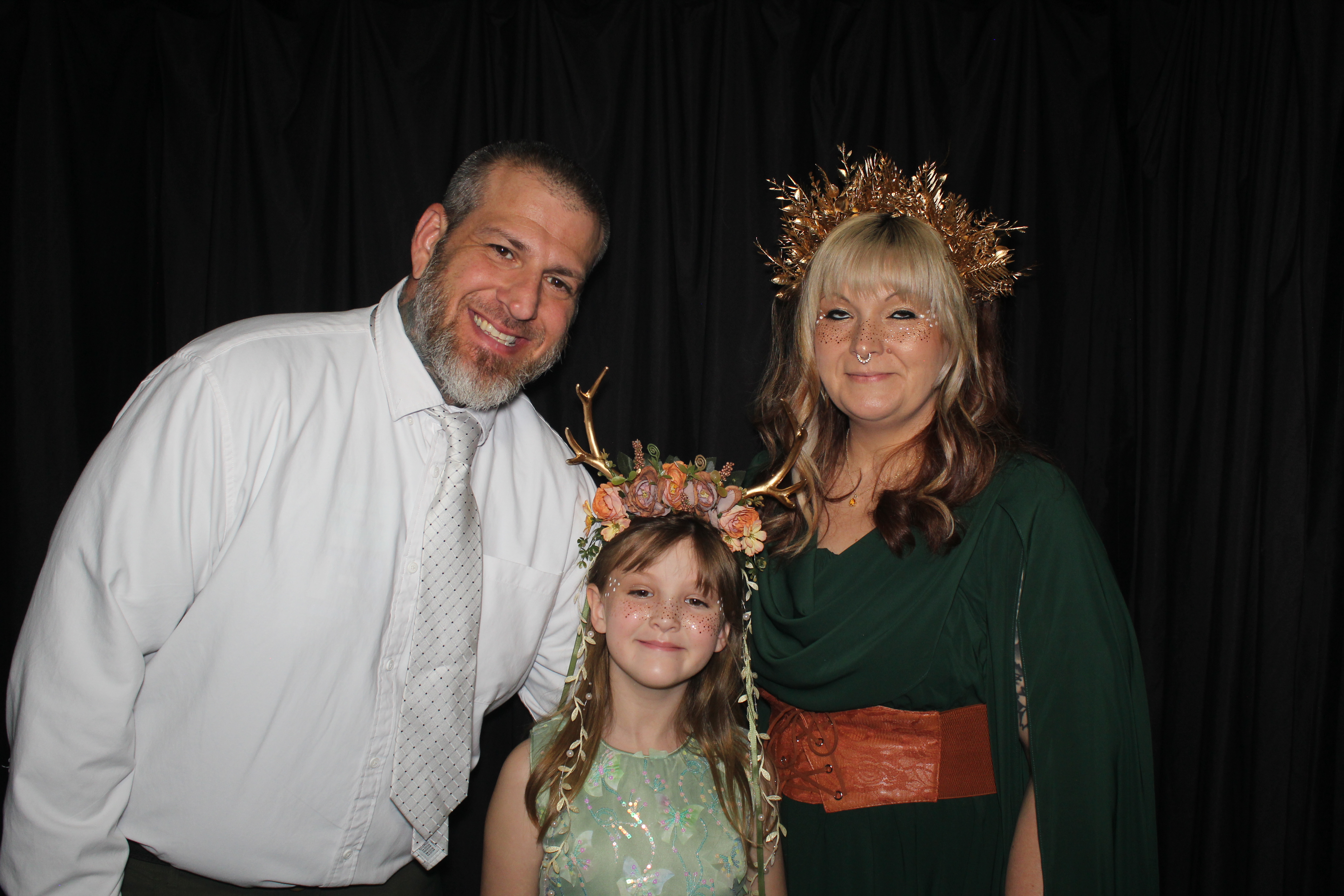Brookwood Enchanted Father/Daughter Dance Part 2 | View more photos from the event at gallery.photoboothcincy.com/u/PhotoBoothCincy/Brookwood-Enchanted-FatherDaughter-Dance-Part-2