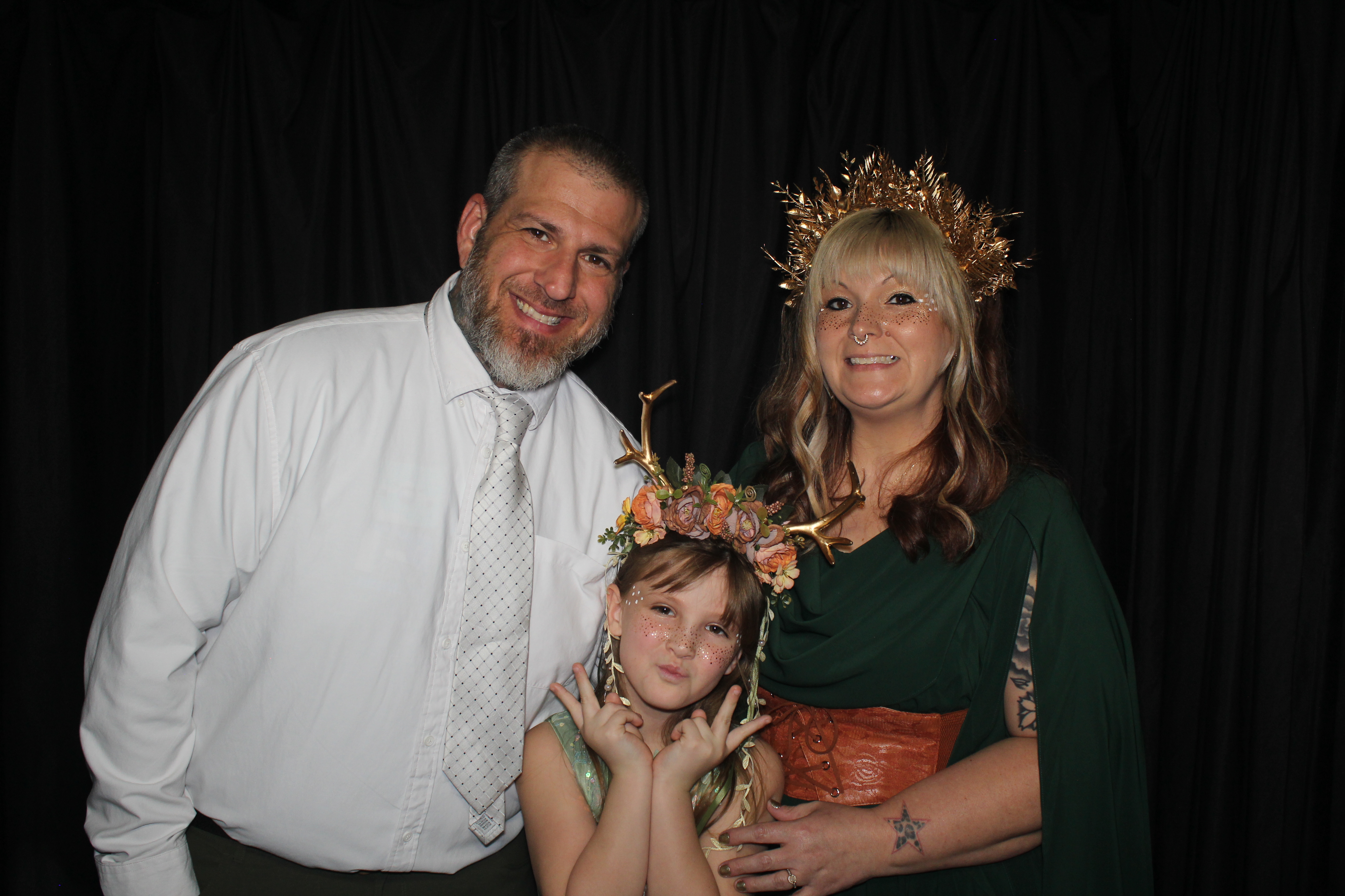Brookwood Enchanted Father/Daughter Dance Part 2 | View more photos from the event at gallery.photoboothcincy.com/u/PhotoBoothCincy/Brookwood-Enchanted-FatherDaughter-Dance-Part-2