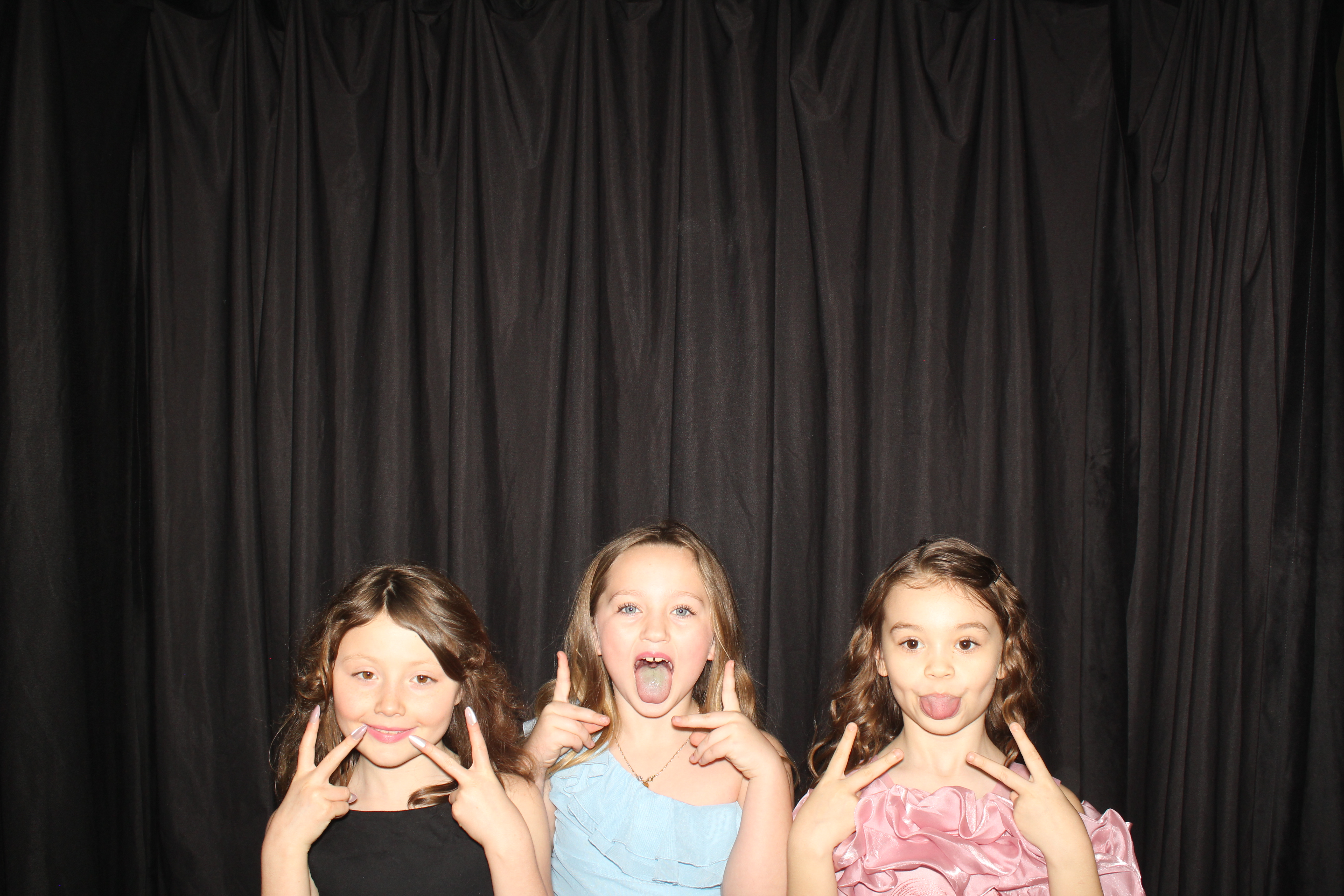 Brookwood Enchanted Father/Daughter Dance Part 2 | View more photos from the event at gallery.photoboothcincy.com/u/PhotoBoothCincy/Brookwood-Enchanted-FatherDaughter-Dance-Part-2