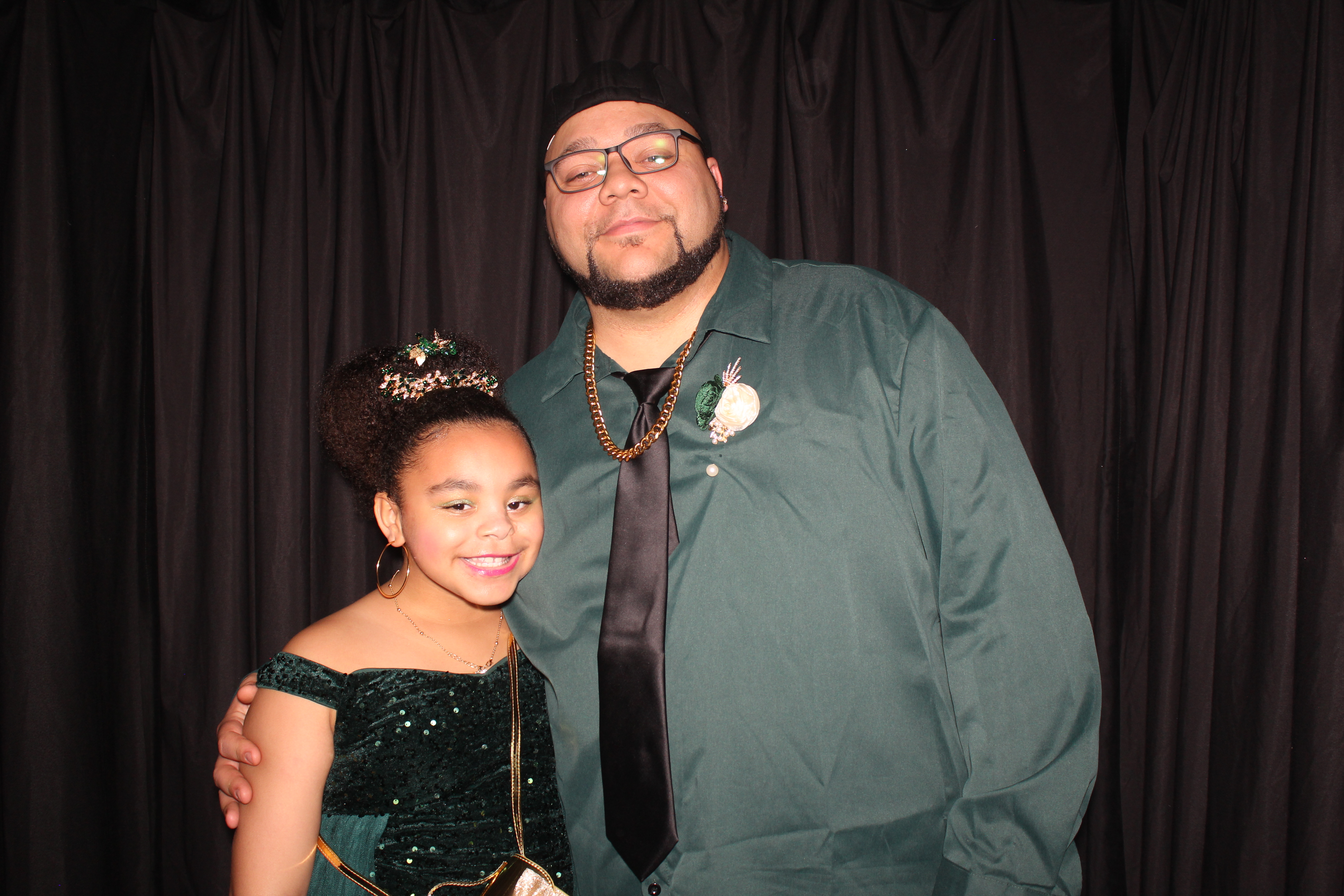 Brookwood Enchanted Father/Daughter Dance Part 2 | View more photos from the event at gallery.photoboothcincy.com/u/PhotoBoothCincy/Brookwood-Enchanted-FatherDaughter-Dance-Part-2