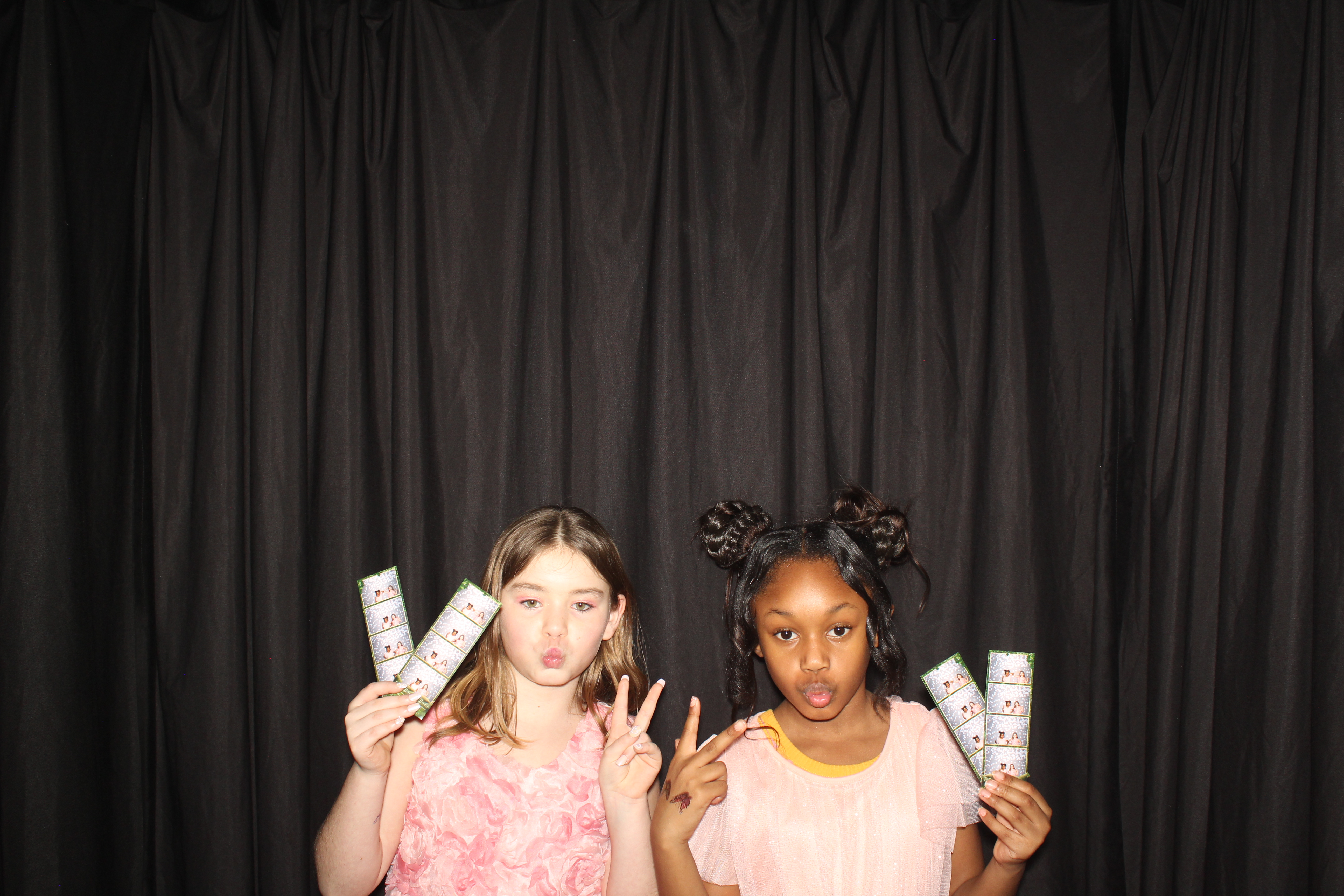 Brookwood Enchanted Father/Daughter Dance Part 2 | View more photos from the event at gallery.photoboothcincy.com/u/PhotoBoothCincy/Brookwood-Enchanted-FatherDaughter-Dance-Part-2