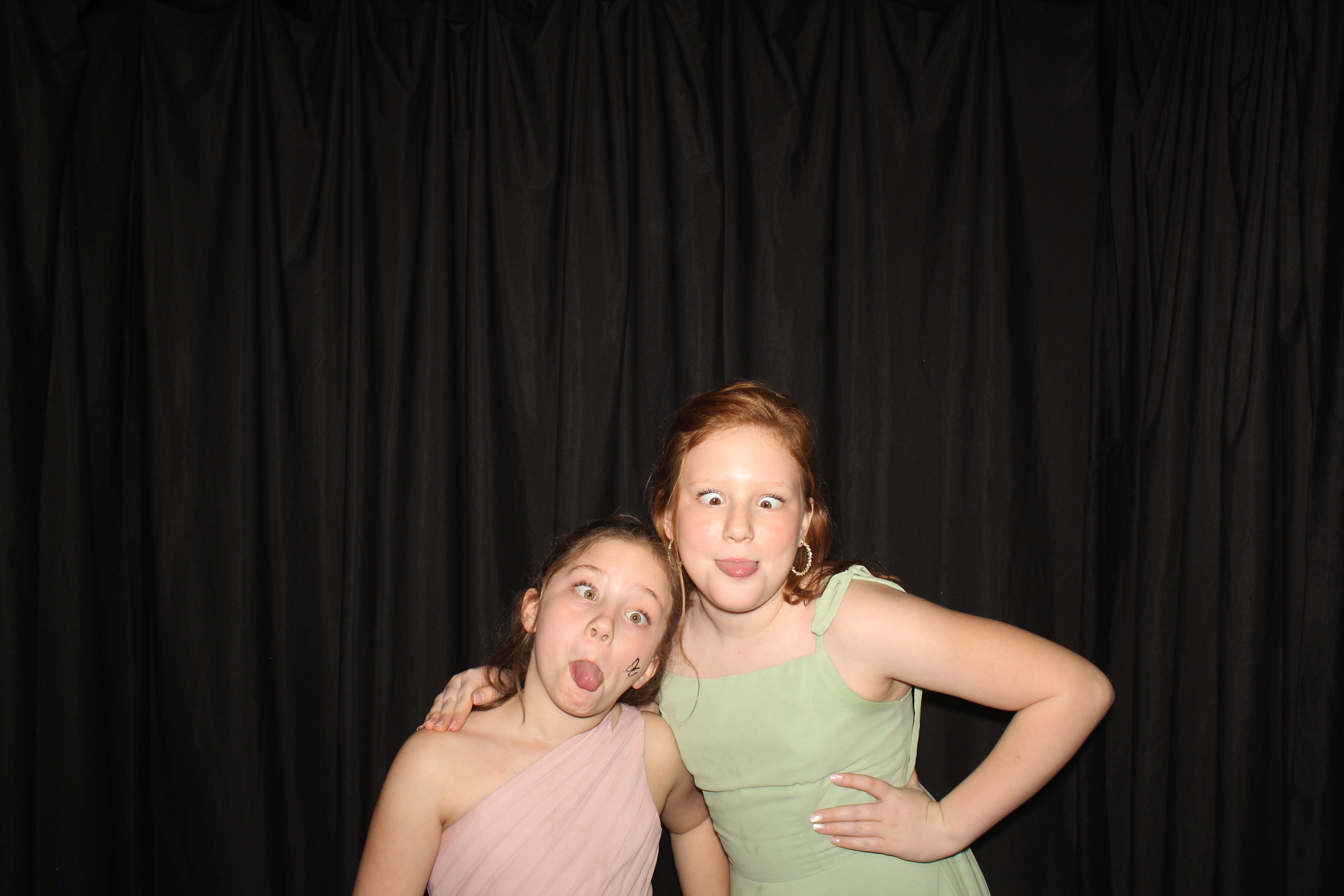 Brookwood Enchanted Father/Daughter Dance Part 2 | View more photos from the event at gallery.photoboothcincy.com/u/PhotoBoothCincy/Brookwood-Enchanted-FatherDaughter-Dance-Part-2
