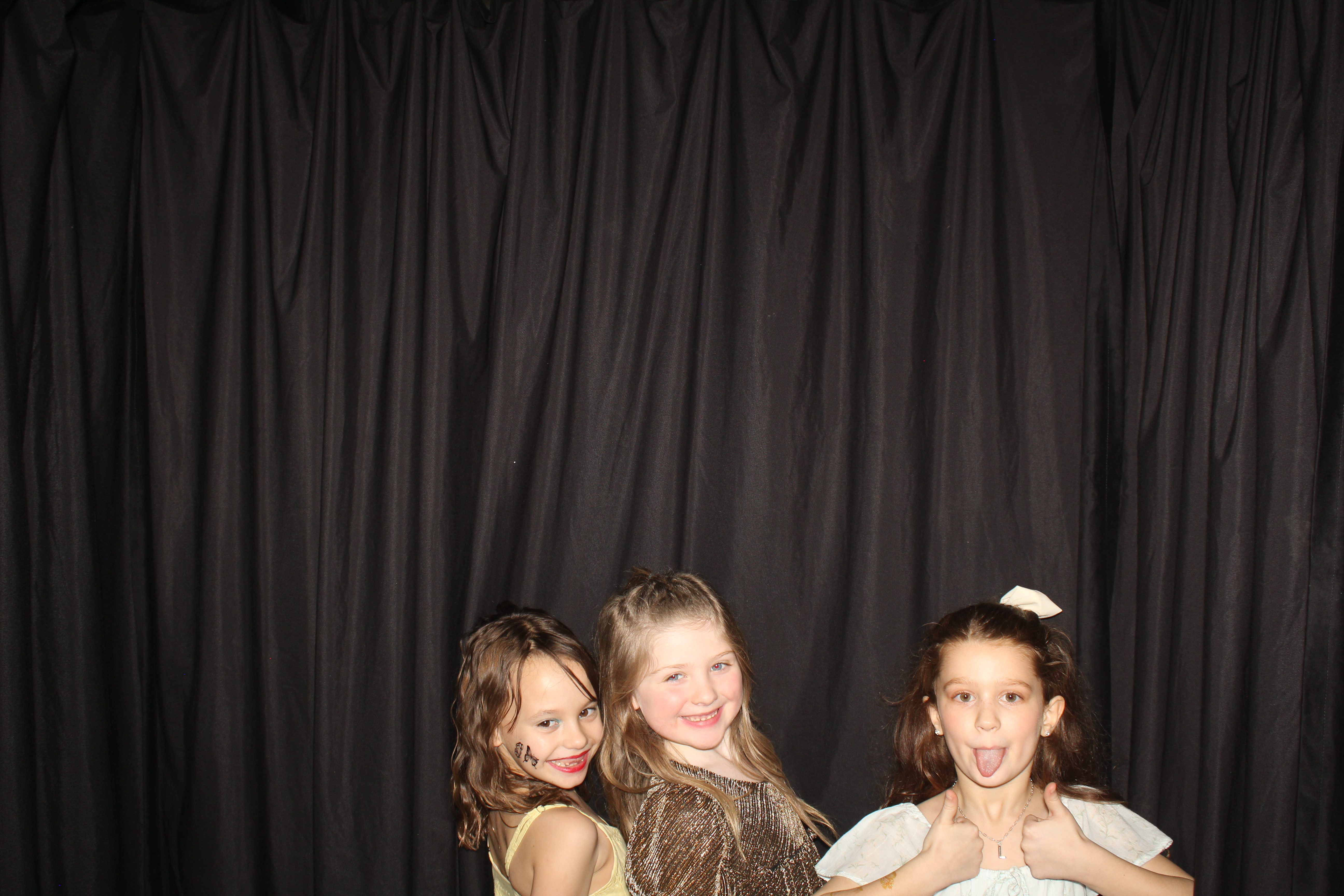 Brookwood Enchanted Father/Daughter Dance Part 2 | View more photos from the event at gallery.photoboothcincy.com/u/PhotoBoothCincy/Brookwood-Enchanted-FatherDaughter-Dance-Part-2
