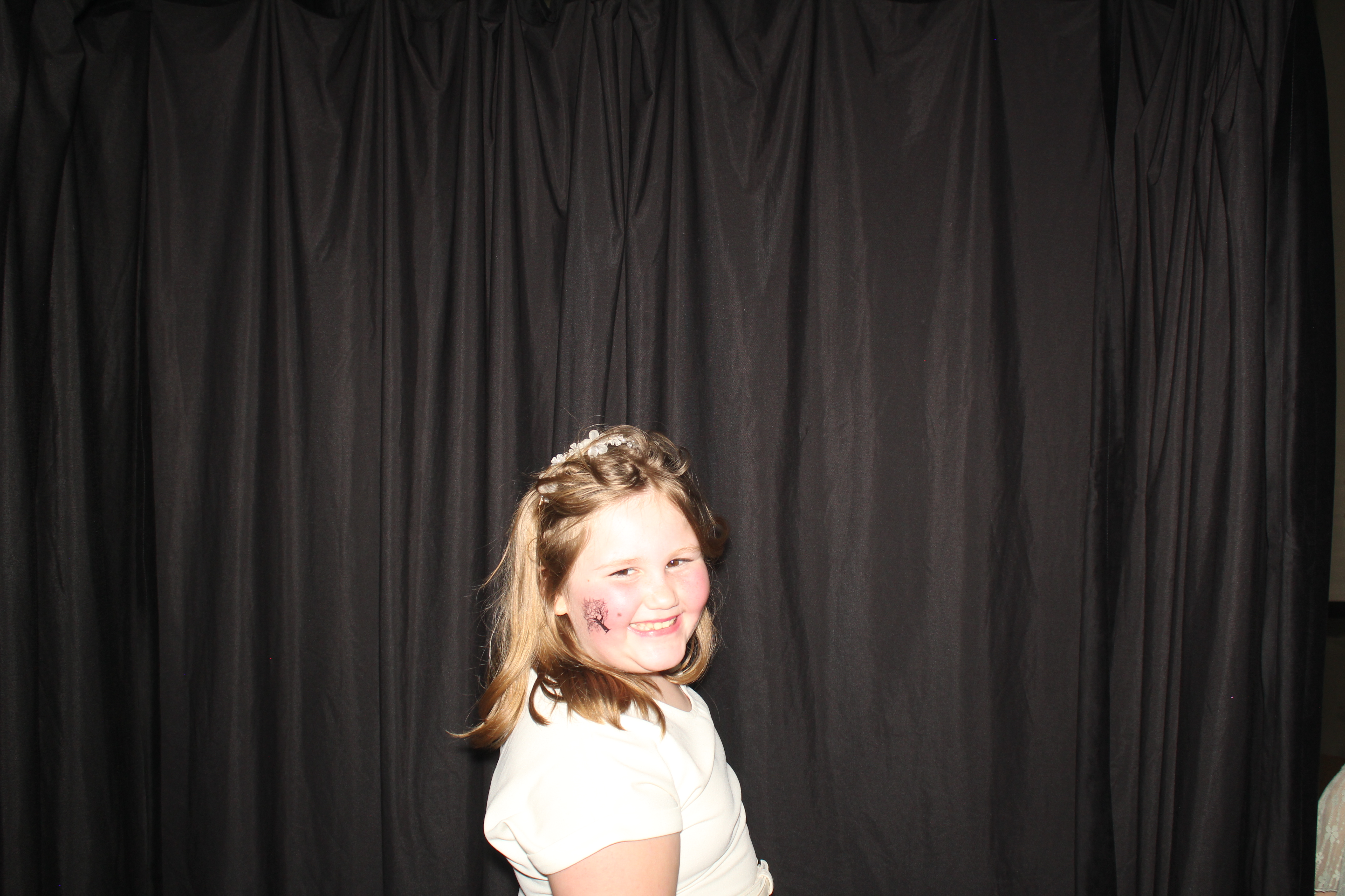 Brookwood Enchanted Father/Daughter Dance Part 2 | View more photos from the event at gallery.photoboothcincy.com/u/PhotoBoothCincy/Brookwood-Enchanted-FatherDaughter-Dance-Part-2