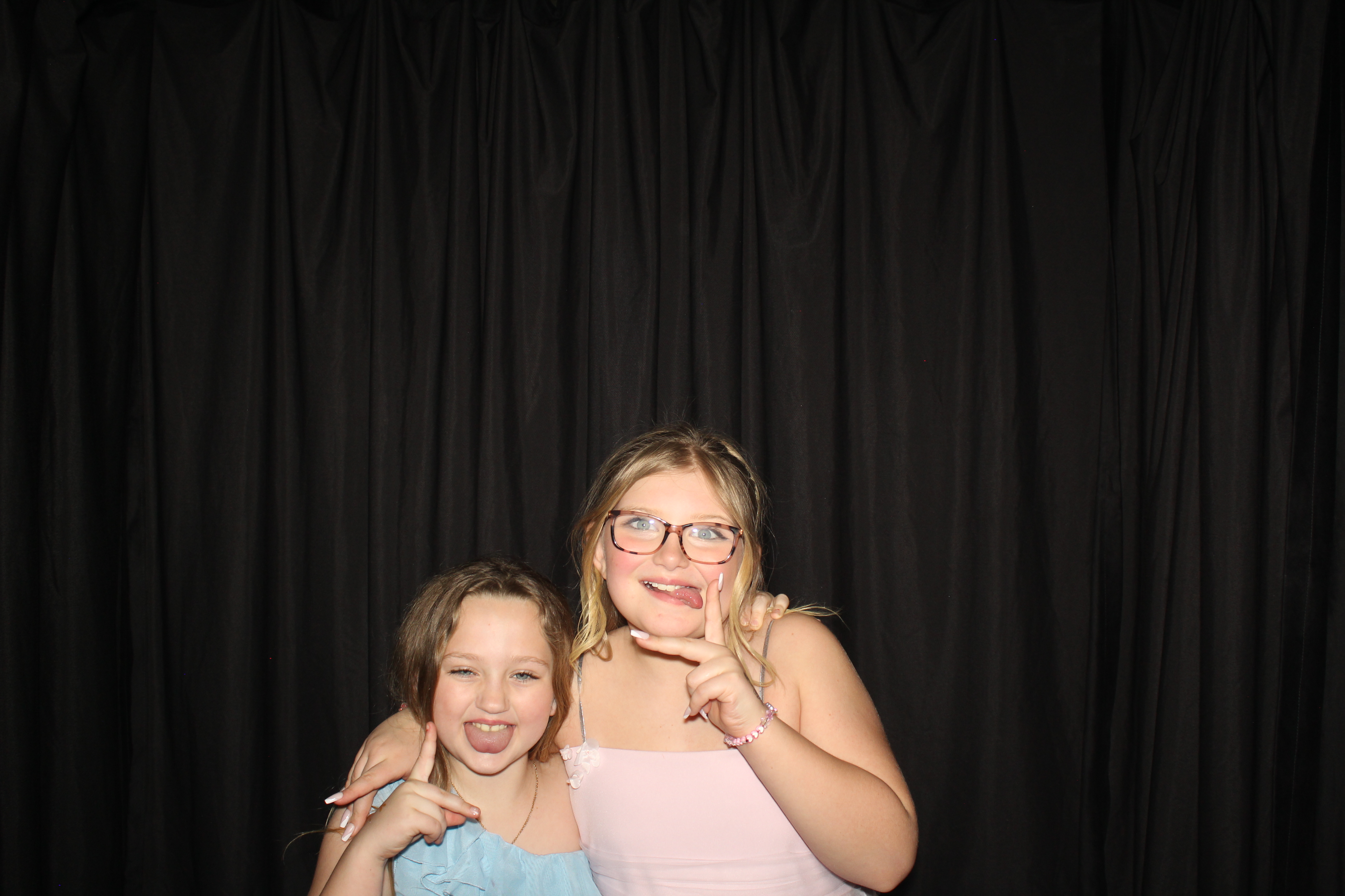 Brookwood Enchanted Father/Daughter Dance Part 2 | View more photos from the event at gallery.photoboothcincy.com/u/PhotoBoothCincy/Brookwood-Enchanted-FatherDaughter-Dance-Part-2
