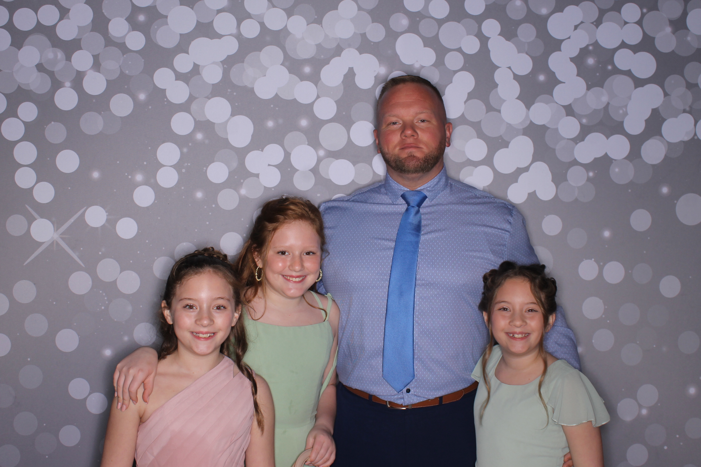Brookwood Enchanted Father/Daughter Dance | View more photos from the event at gallery.photoboothcincy.com/u/PhotoBoothCincy/Brookwood-Enchanted-FatherDaughter-Dance