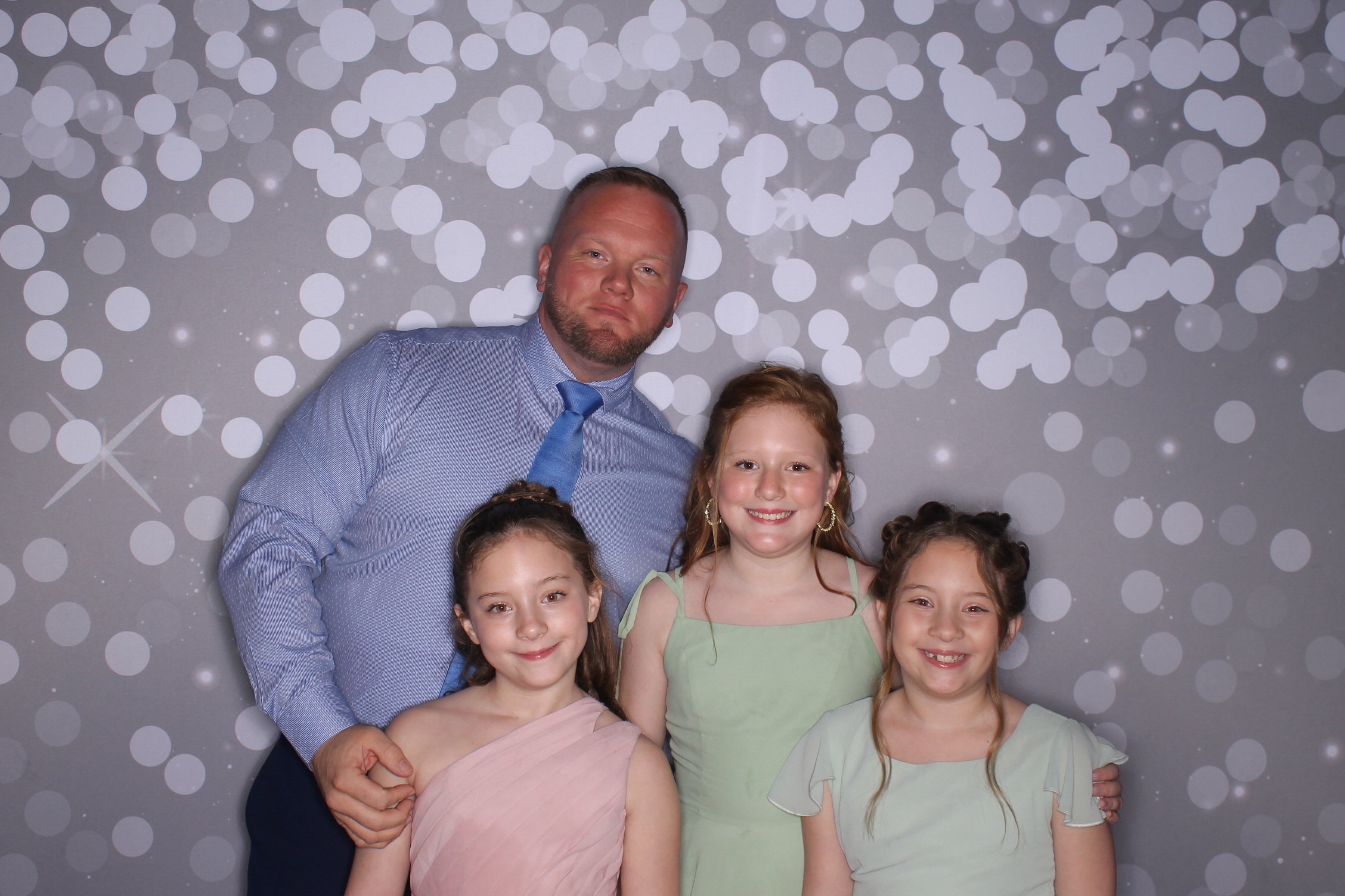Brookwood Enchanted Father/Daughter Dance | View more photos from the event at gallery.photoboothcincy.com/u/PhotoBoothCincy/Brookwood-Enchanted-FatherDaughter-Dance