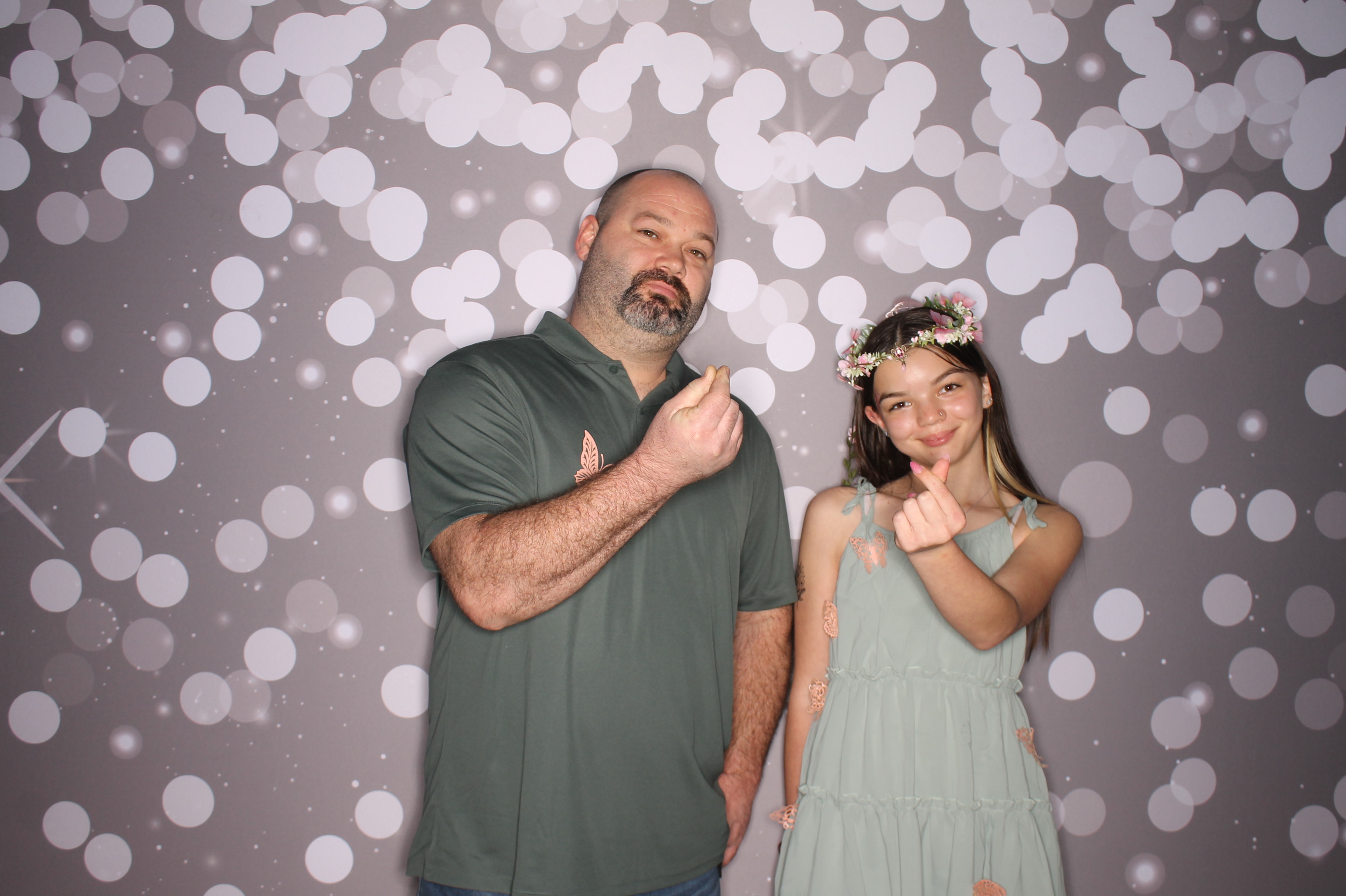 Brookwood Enchanted Father/Daughter Dance | View more photos from the event at gallery.photoboothcincy.com/u/PhotoBoothCincy/Brookwood-Enchanted-FatherDaughter-Dance