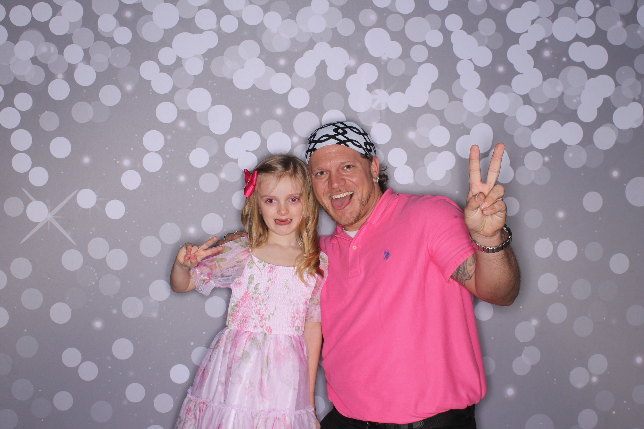 Brookwood Enchanted Father/Daughter Dance | View more photos from the event at gallery.photoboothcincy.com/u/PhotoBoothCincy/Brookwood-Enchanted-FatherDaughter-Dance