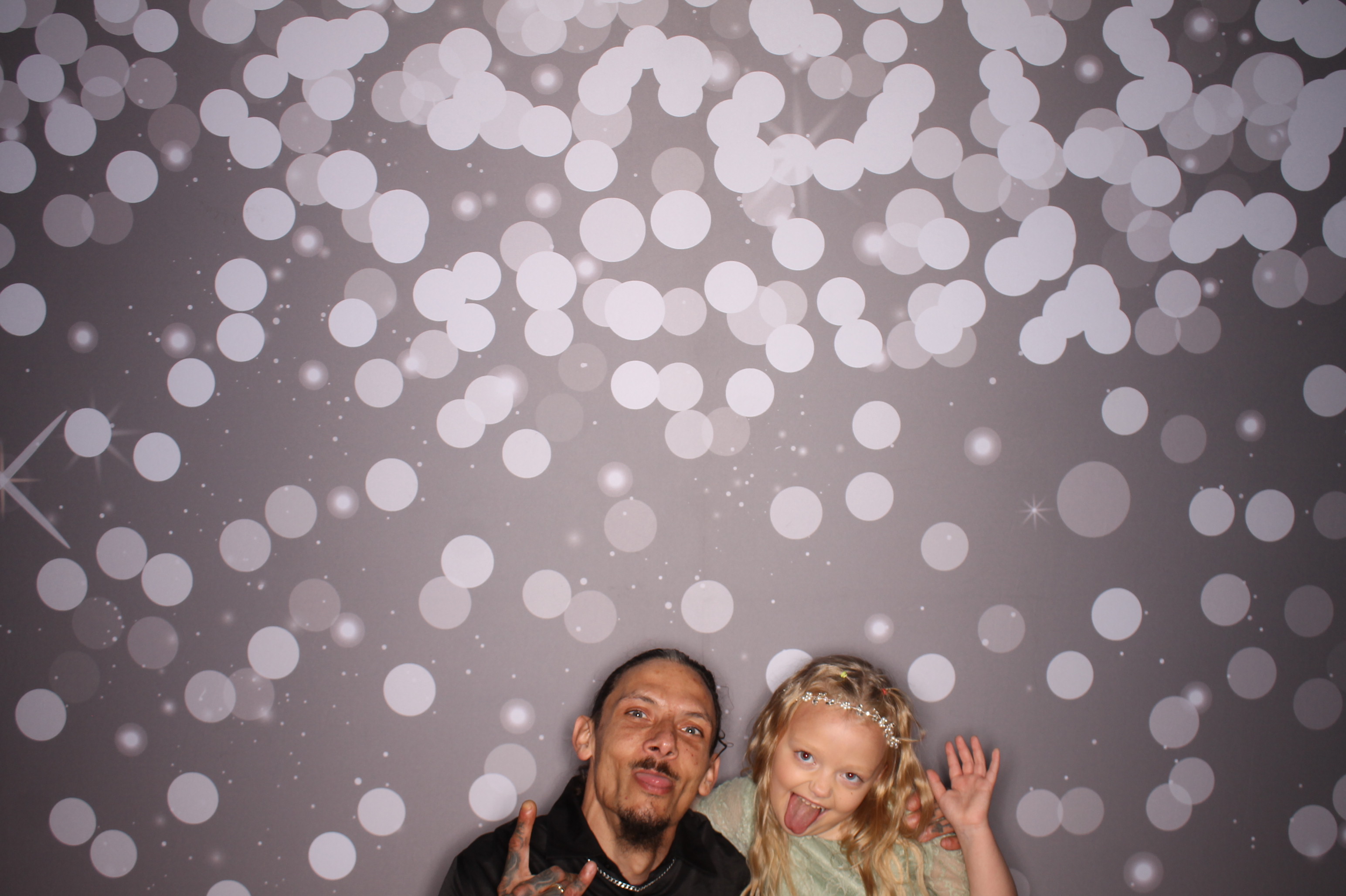 Brookwood Enchanted Father/Daughter Dance | View more photos from the event at gallery.photoboothcincy.com/u/PhotoBoothCincy/Brookwood-Enchanted-FatherDaughter-Dance