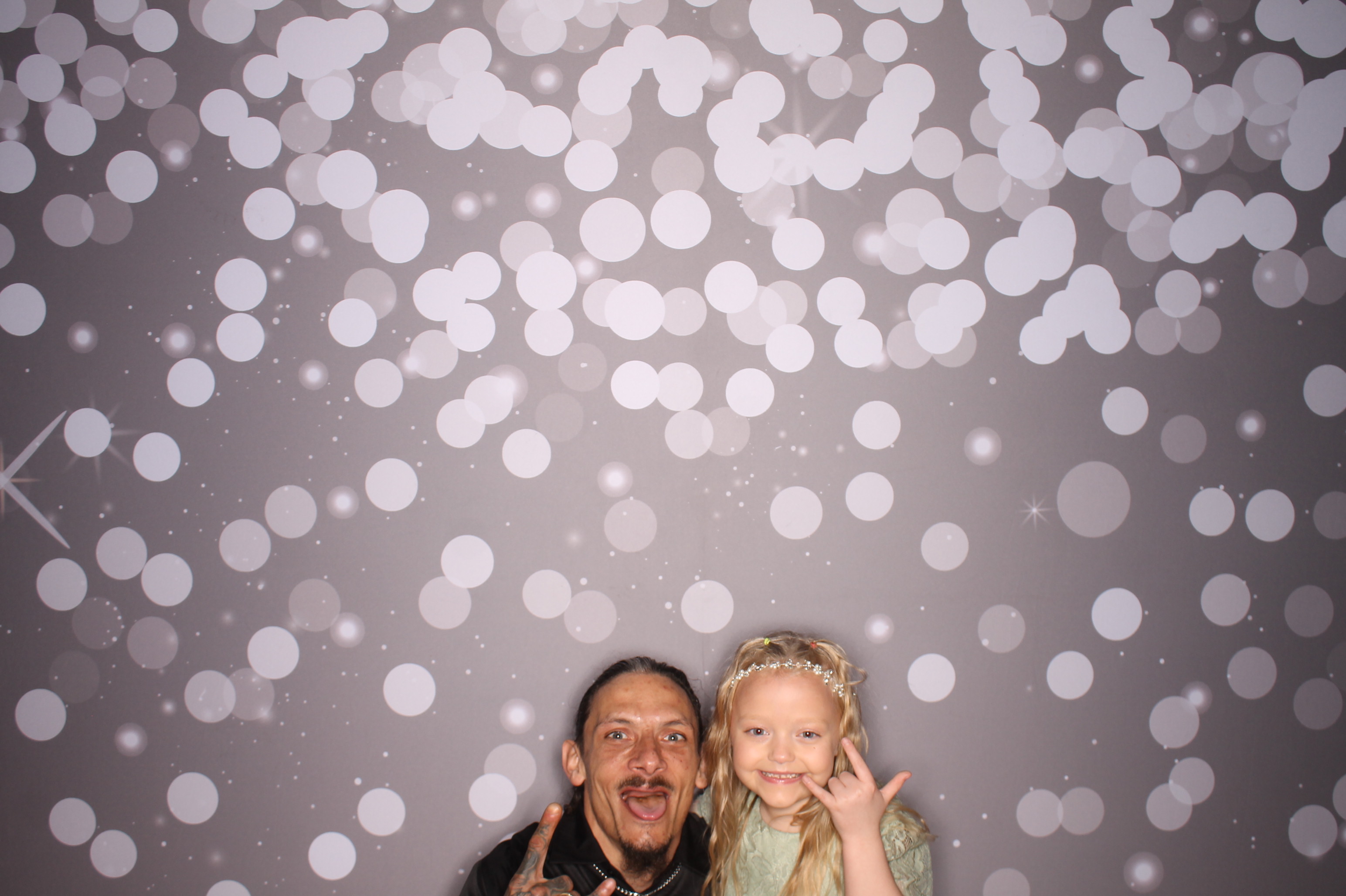 Brookwood Enchanted Father/Daughter Dance | View more photos from the event at gallery.photoboothcincy.com/u/PhotoBoothCincy/Brookwood-Enchanted-FatherDaughter-Dance