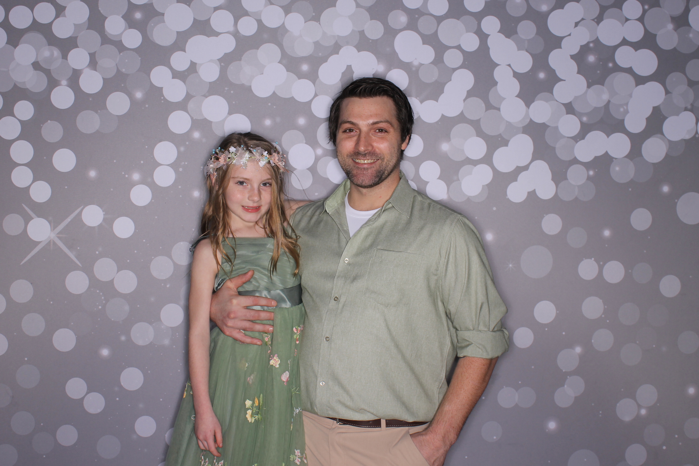 Brookwood Enchanted Father/Daughter Dance | View more photos from the event at gallery.photoboothcincy.com/u/PhotoBoothCincy/Brookwood-Enchanted-FatherDaughter-Dance