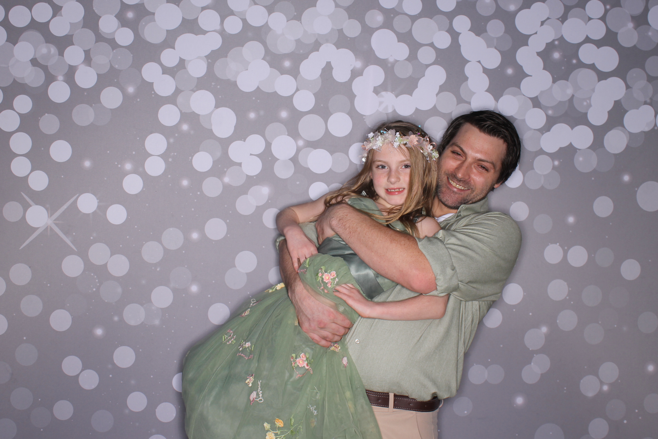 Brookwood Enchanted Father/Daughter Dance | View more photos from the event at gallery.photoboothcincy.com/u/PhotoBoothCincy/Brookwood-Enchanted-FatherDaughter-Dance