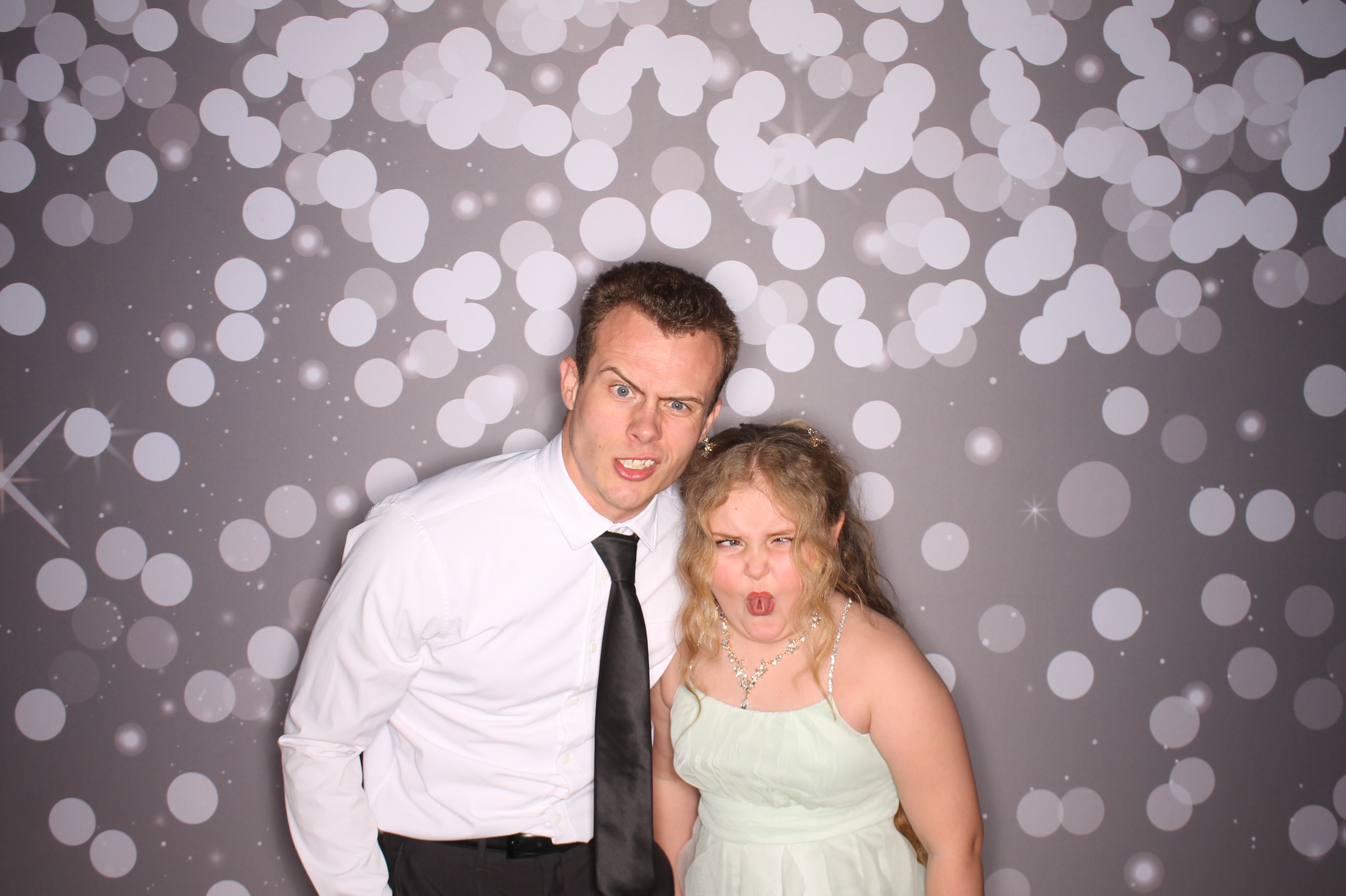 Brookwood Enchanted Father/Daughter Dance | View more photos from the event at gallery.photoboothcincy.com/u/PhotoBoothCincy/Brookwood-Enchanted-FatherDaughter-Dance