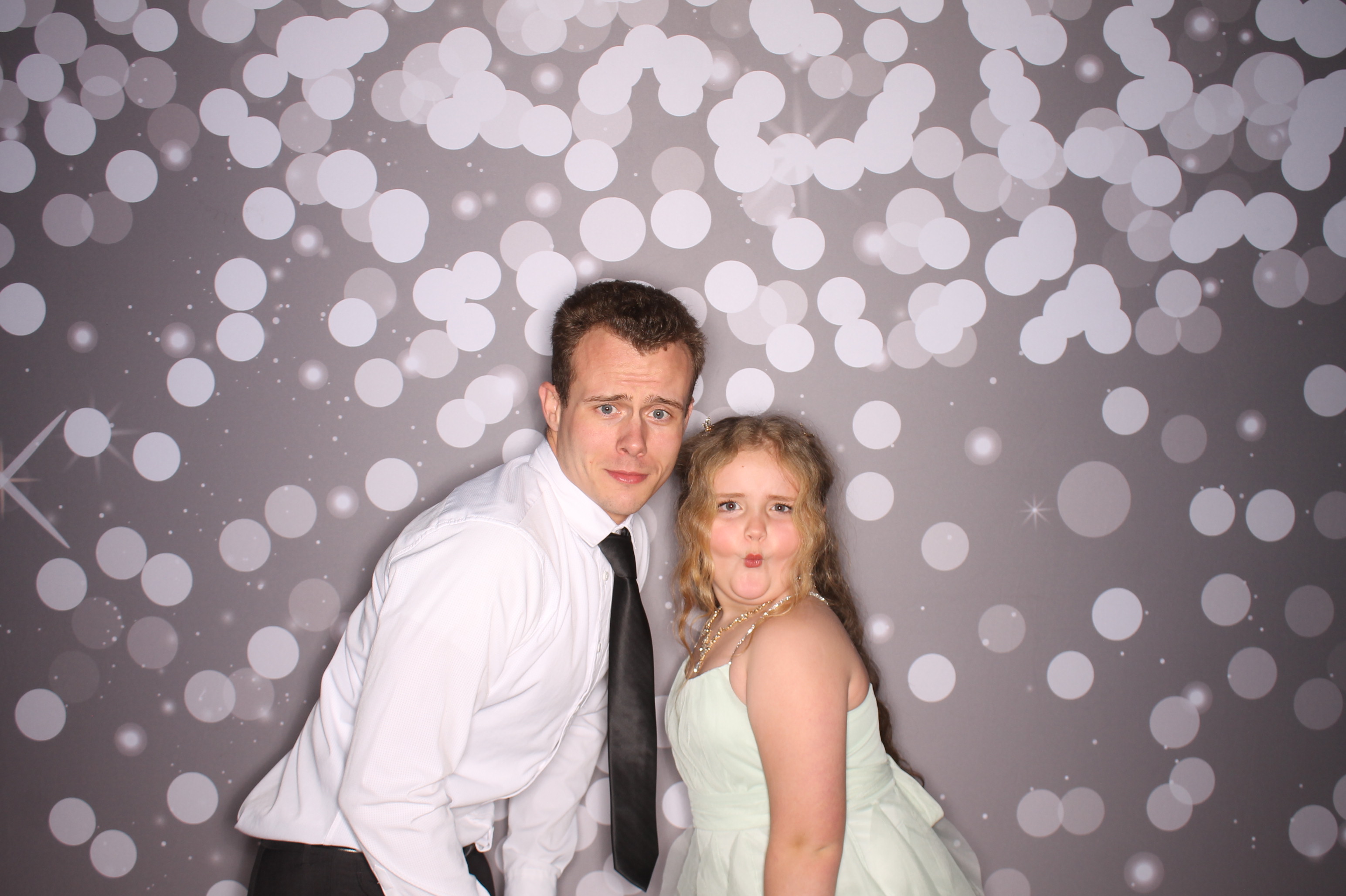 Brookwood Enchanted Father/Daughter Dance | View more photos from the event at gallery.photoboothcincy.com/u/PhotoBoothCincy/Brookwood-Enchanted-FatherDaughter-Dance