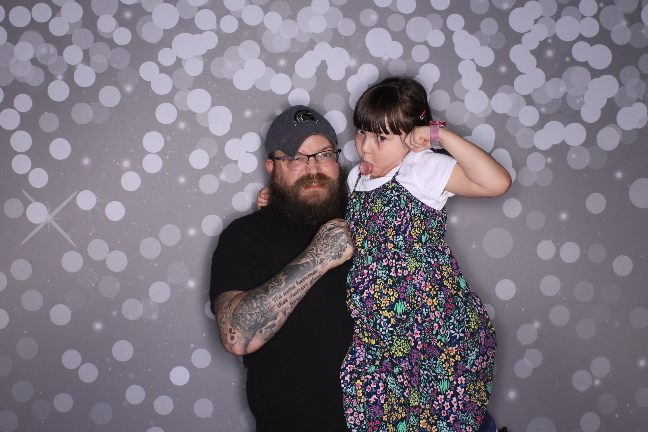 Brookwood Enchanted Father/Daughter Dance | View more photos from the event at gallery.photoboothcincy.com/u/PhotoBoothCincy/Brookwood-Enchanted-FatherDaughter-Dance