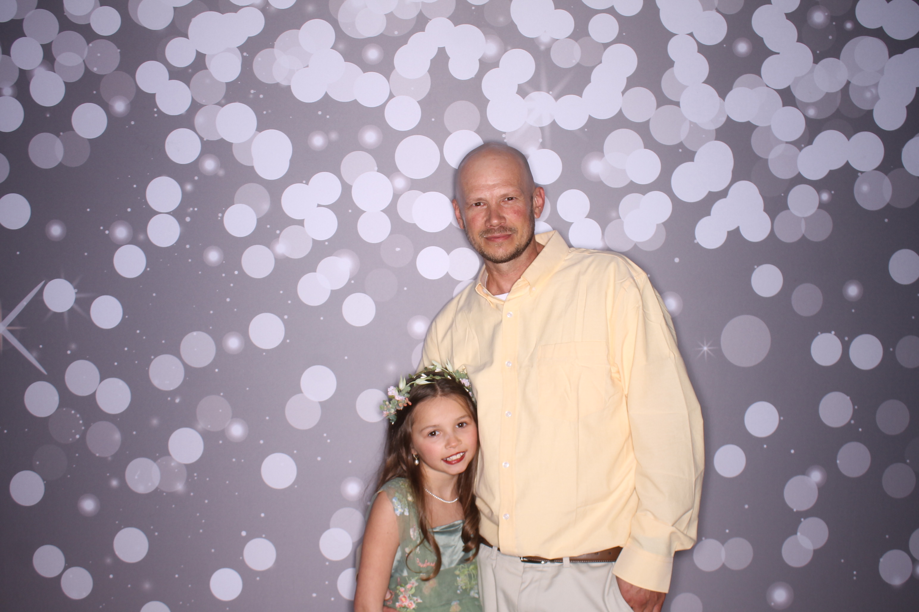 Brookwood Enchanted Father/Daughter Dance | View more photos from the event at gallery.photoboothcincy.com/u/PhotoBoothCincy/Brookwood-Enchanted-FatherDaughter-Dance