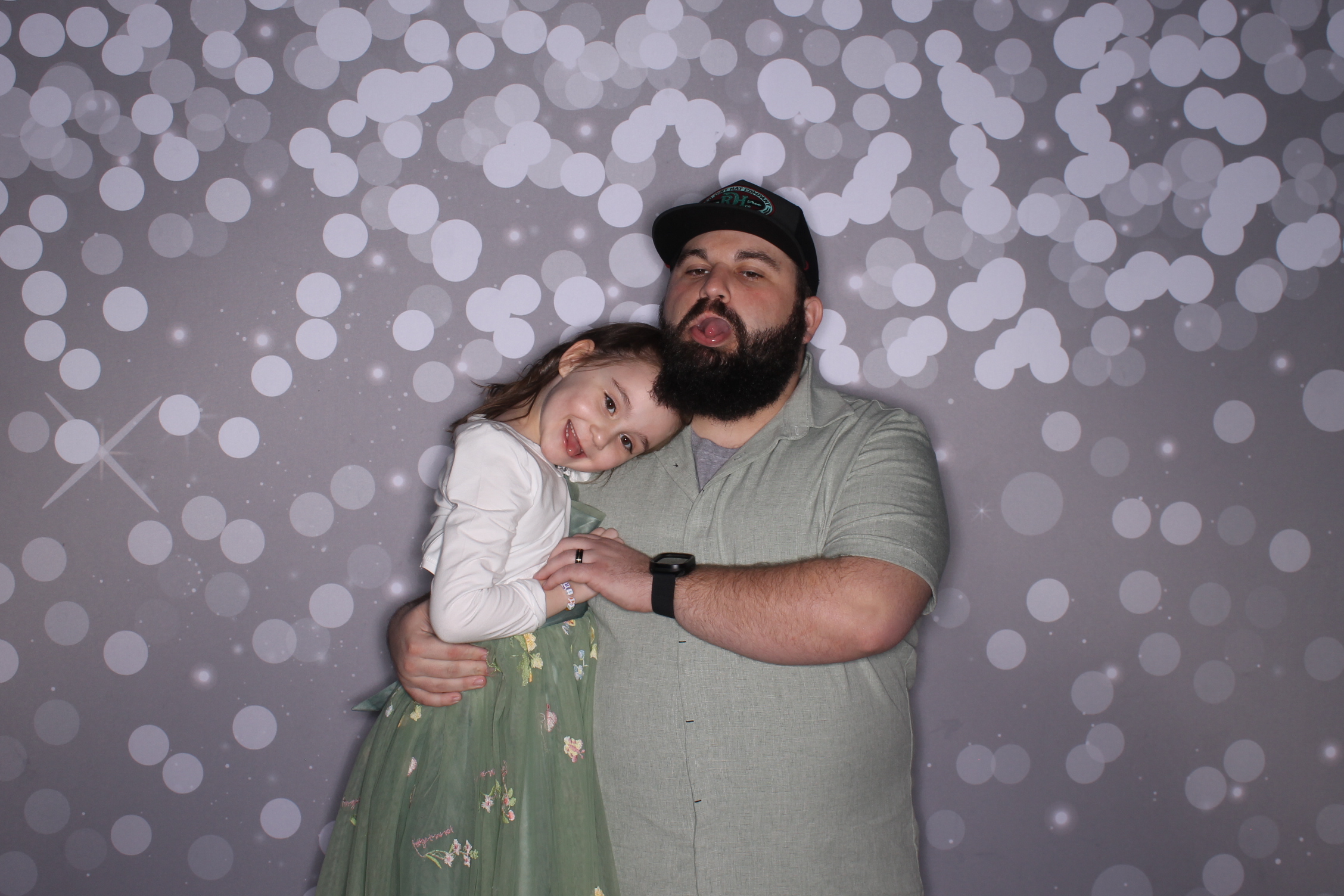 Brookwood Enchanted Father/Daughter Dance | View more photos from the event at gallery.photoboothcincy.com/u/PhotoBoothCincy/Brookwood-Enchanted-FatherDaughter-Dance