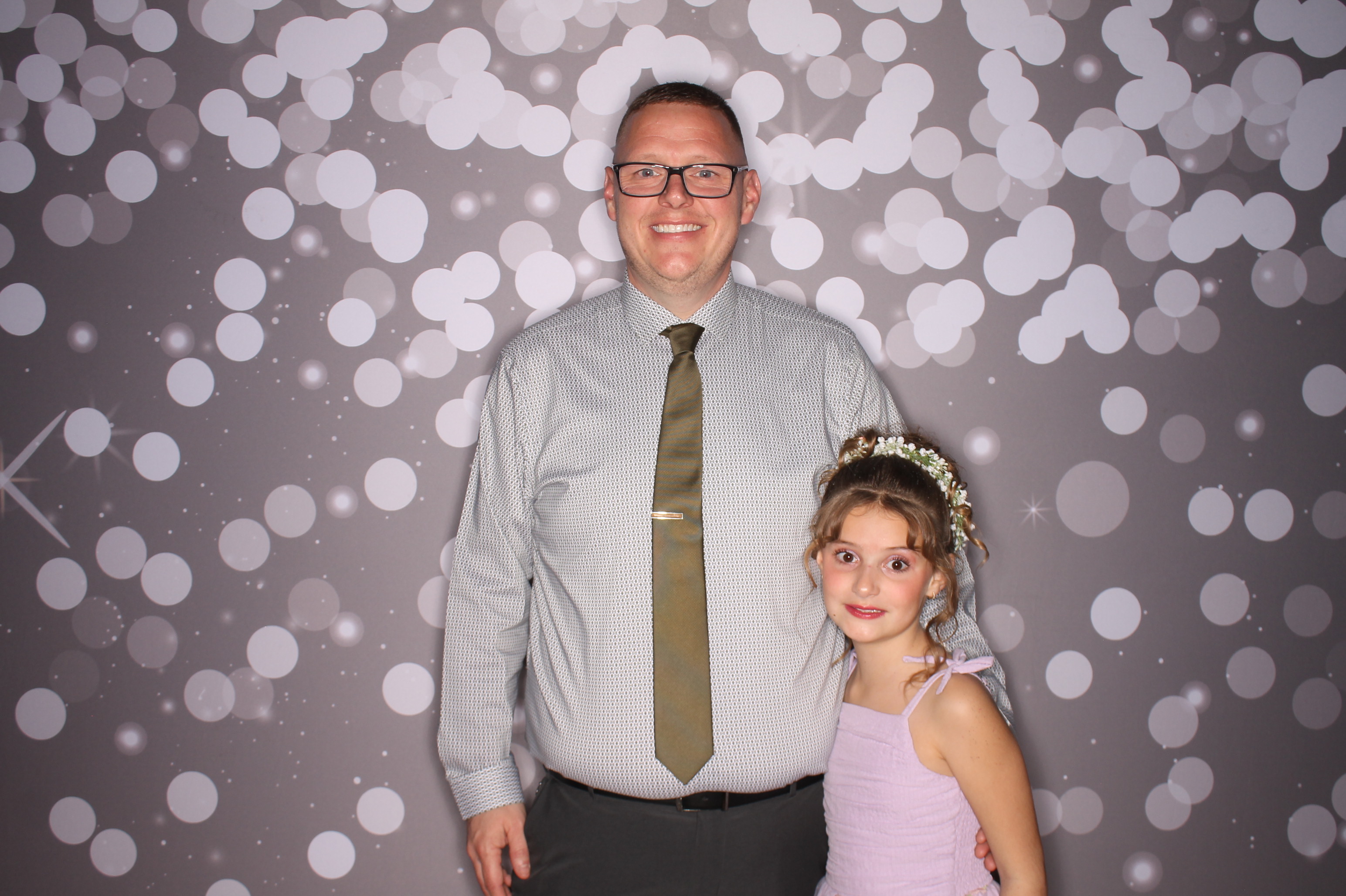 Brookwood Enchanted Father/Daughter Dance | View more photos from the event at gallery.photoboothcincy.com/u/PhotoBoothCincy/Brookwood-Enchanted-FatherDaughter-Dance
