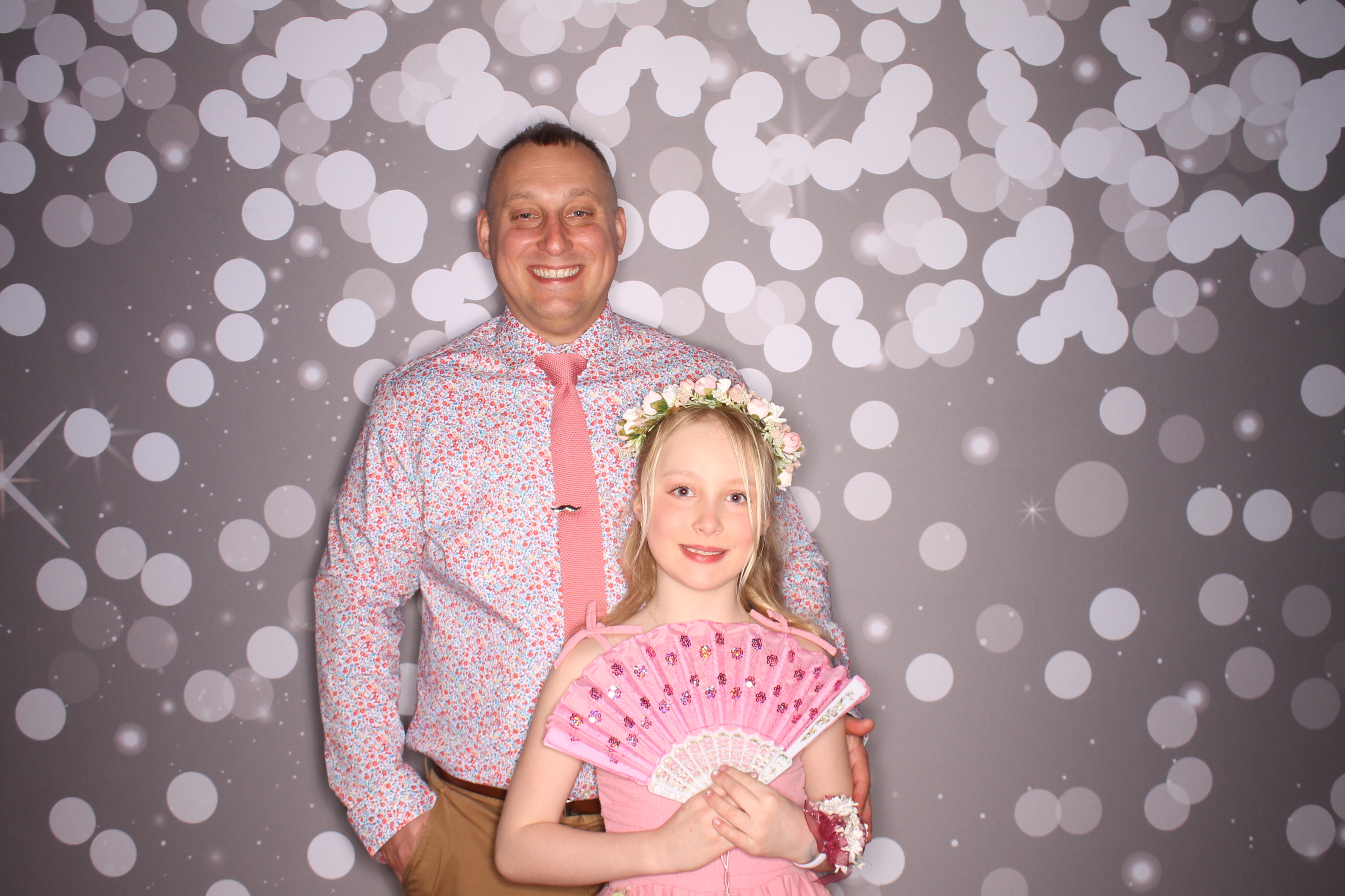 Brookwood Enchanted Father/Daughter Dance | View more photos from the event at gallery.photoboothcincy.com/u/PhotoBoothCincy/Brookwood-Enchanted-FatherDaughter-Dance