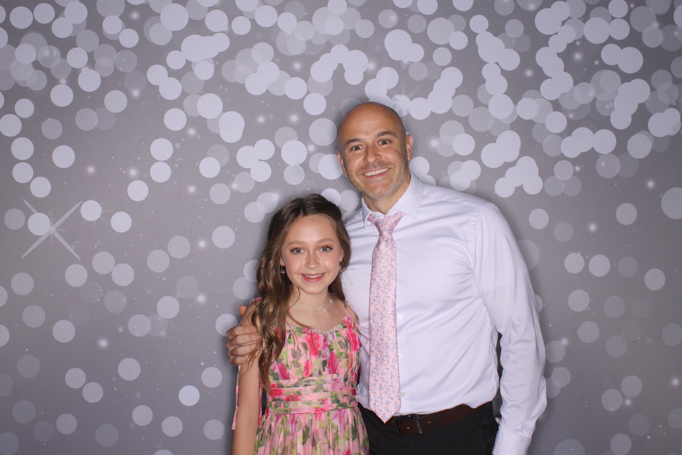 Brookwood Enchanted Father/Daughter Dance | View more photos from the event at gallery.photoboothcincy.com/u/PhotoBoothCincy/Brookwood-Enchanted-FatherDaughter-Dance