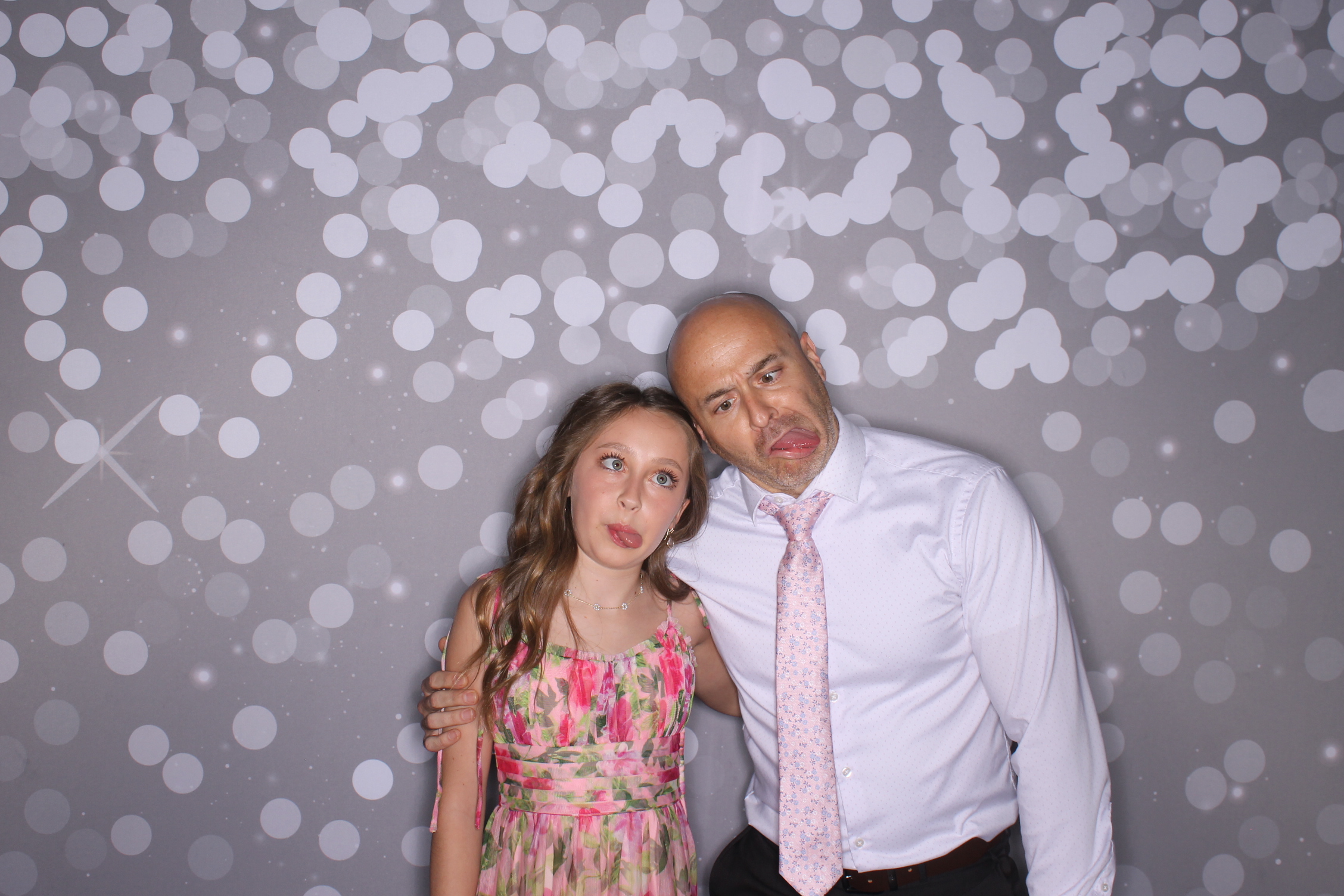 Brookwood Enchanted Father/Daughter Dance | View more photos from the event at gallery.photoboothcincy.com/u/PhotoBoothCincy/Brookwood-Enchanted-FatherDaughter-Dance