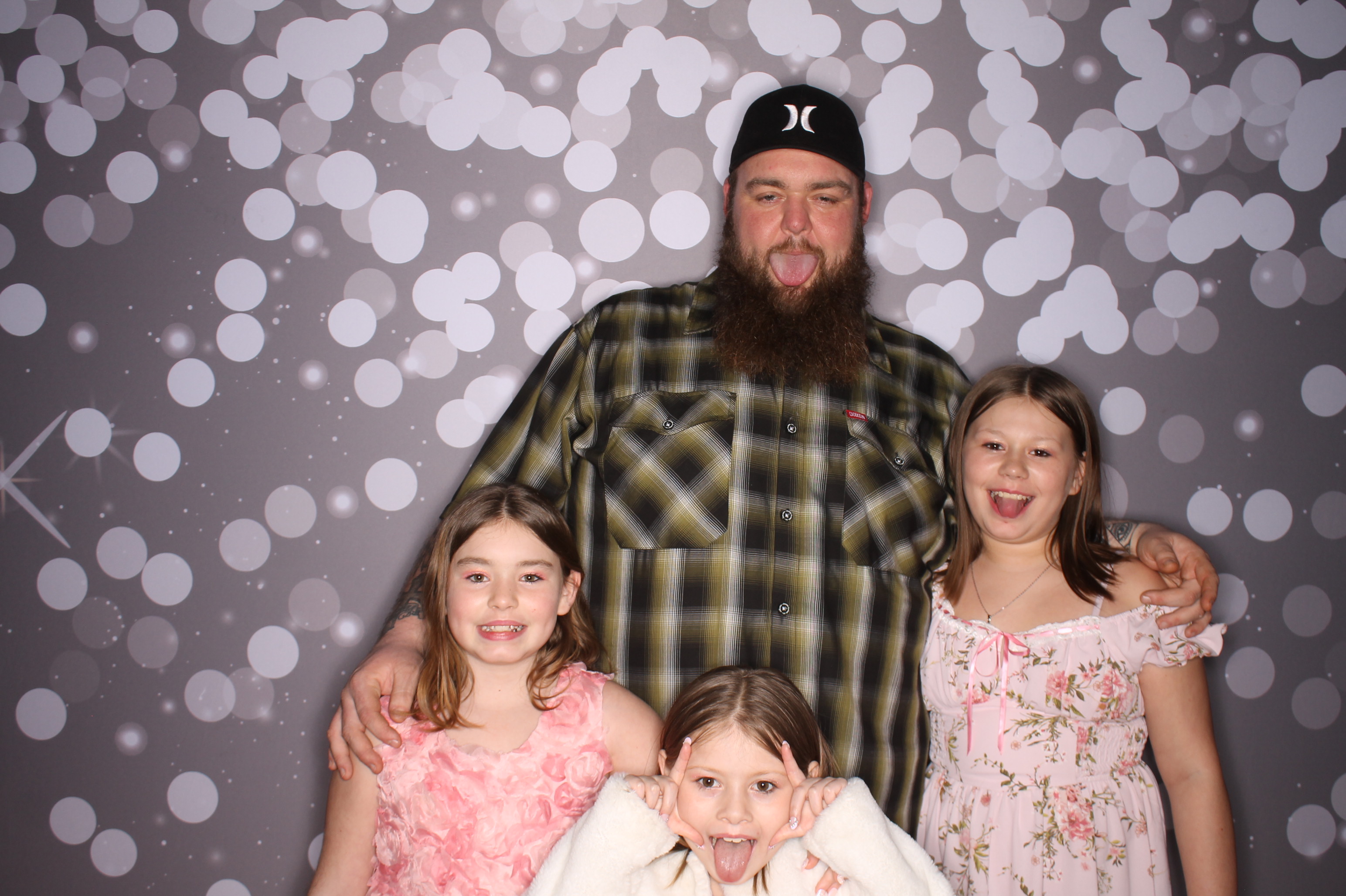 Brookwood Enchanted Father/Daughter Dance | View more photos from the event at gallery.photoboothcincy.com/u/PhotoBoothCincy/Brookwood-Enchanted-FatherDaughter-Dance