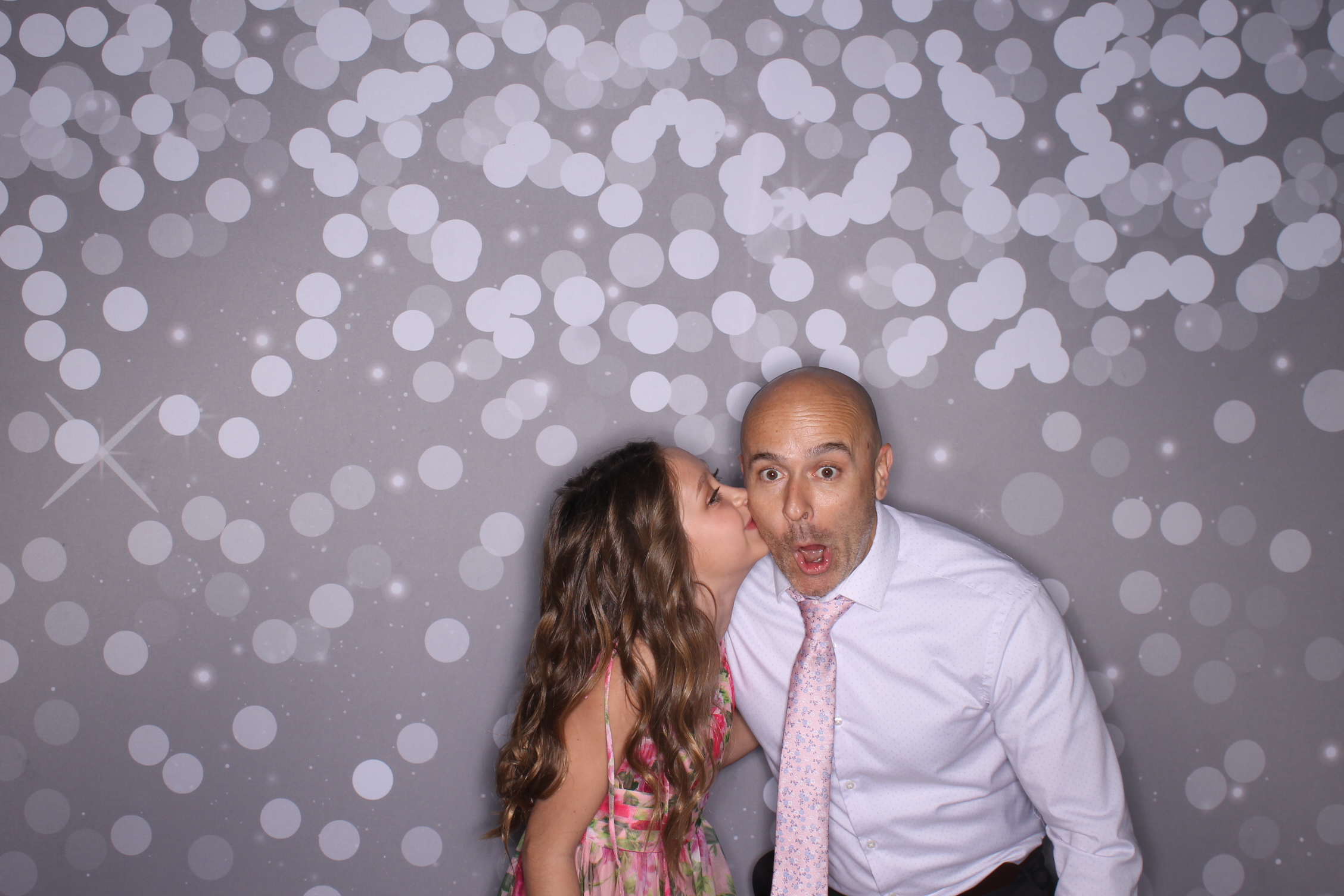 Brookwood Enchanted Father/Daughter Dance | View more photos from the event at gallery.photoboothcincy.com/u/PhotoBoothCincy/Brookwood-Enchanted-FatherDaughter-Dance