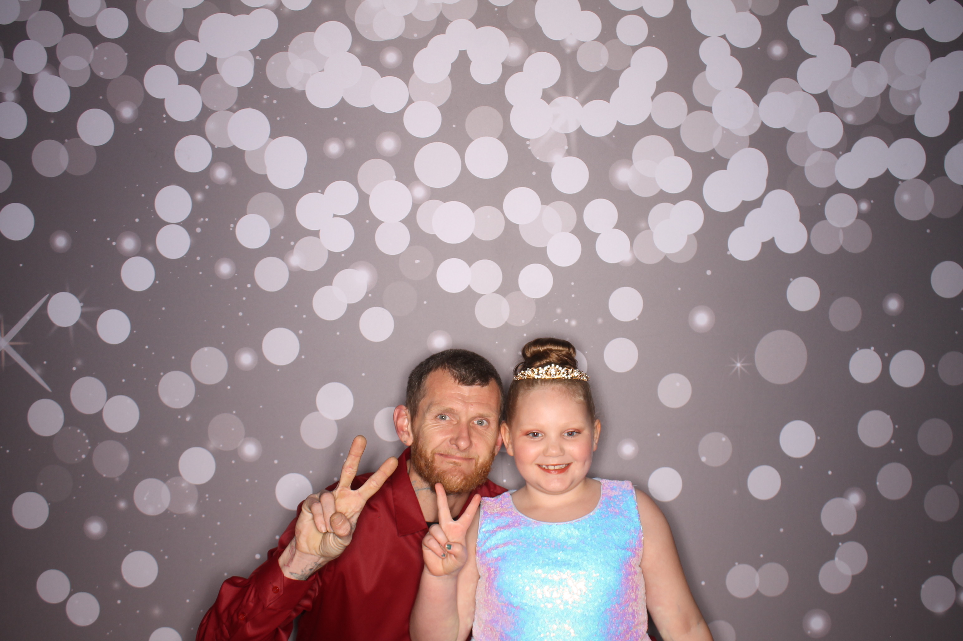 Brookwood Enchanted Father/Daughter Dance | View more photos from the event at gallery.photoboothcincy.com/u/PhotoBoothCincy/Brookwood-Enchanted-FatherDaughter-Dance