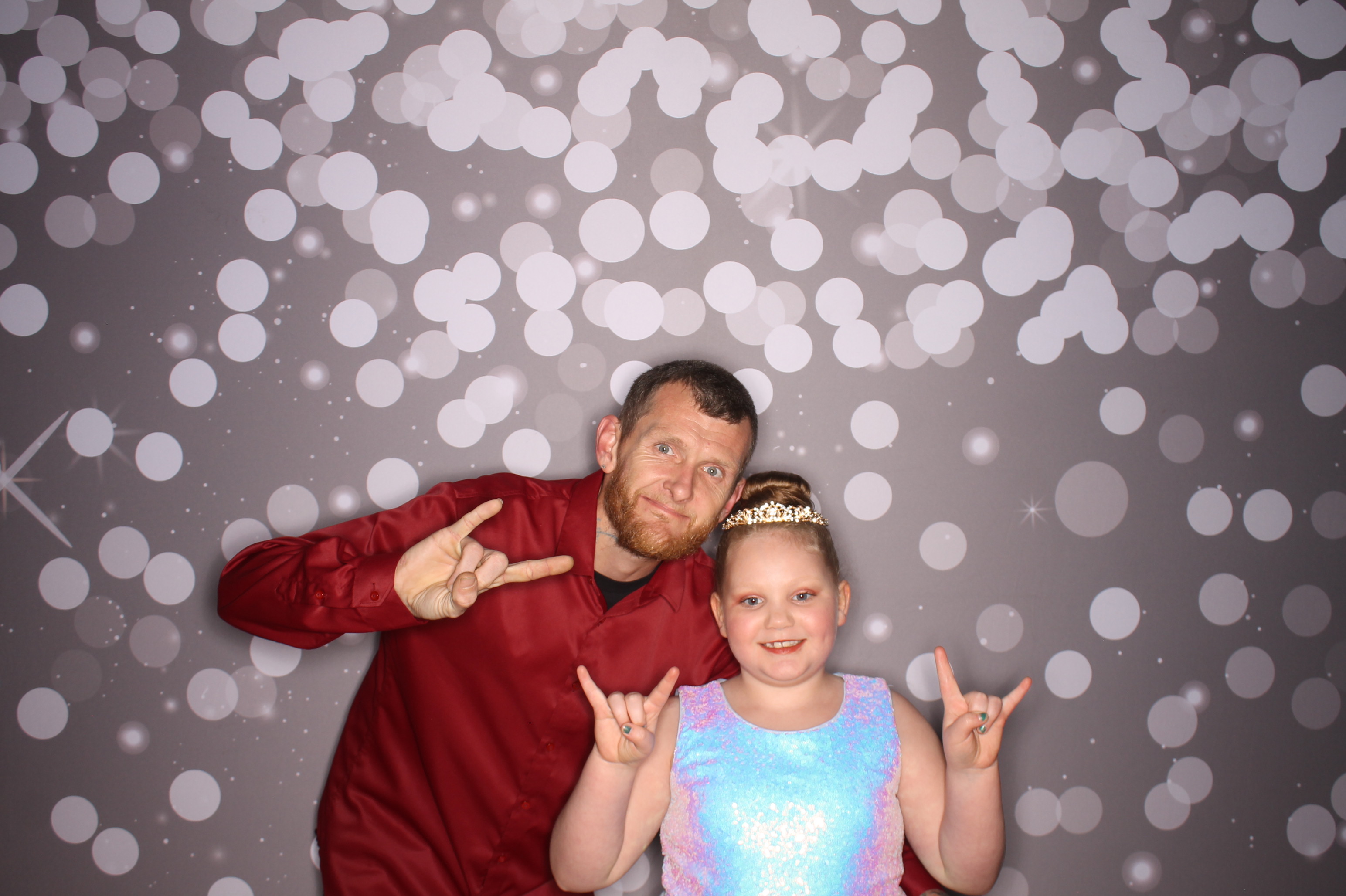 Brookwood Enchanted Father/Daughter Dance | View more photos from the event at gallery.photoboothcincy.com/u/PhotoBoothCincy/Brookwood-Enchanted-FatherDaughter-Dance