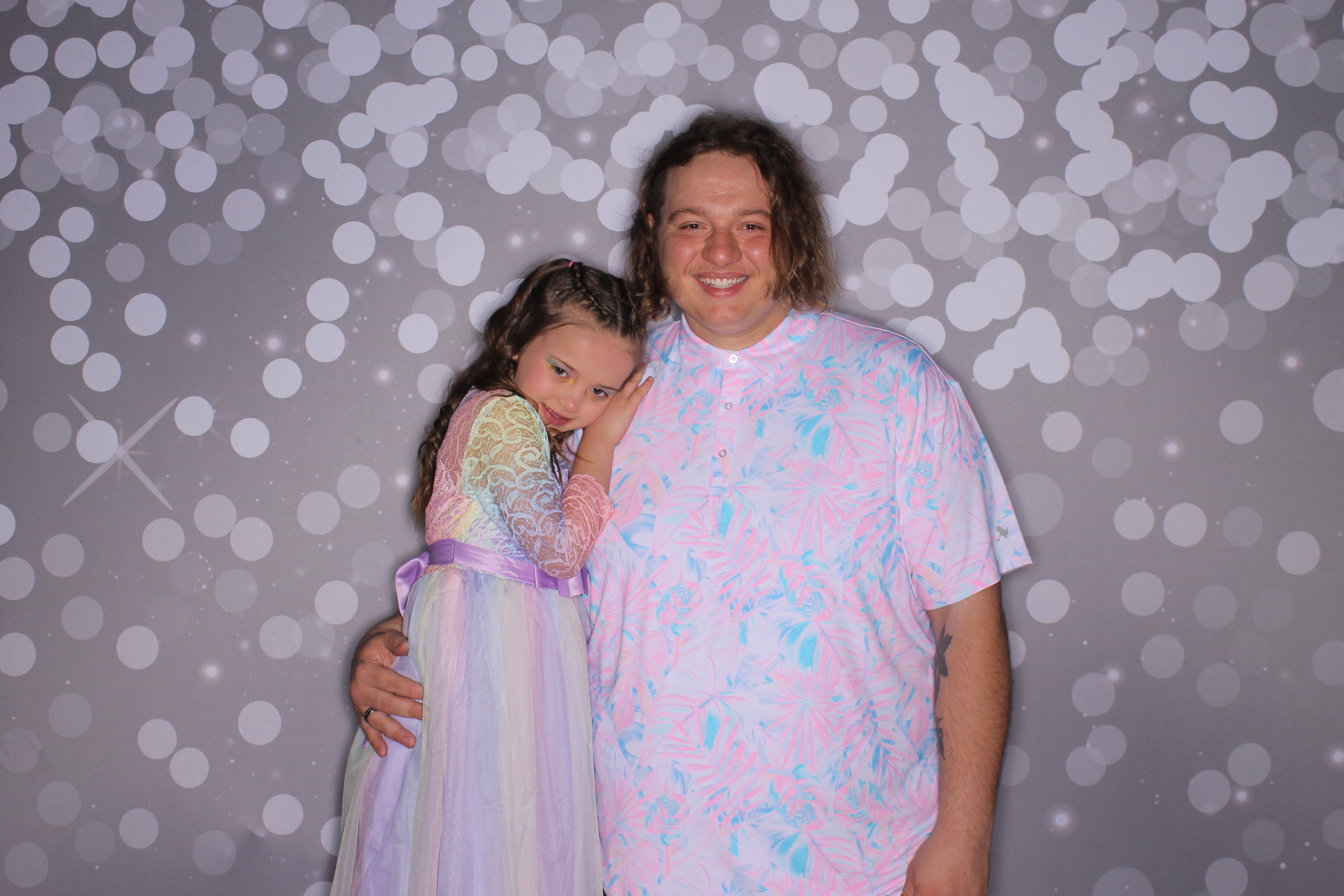 Brookwood Enchanted Father/Daughter Dance | View more photos from the event at gallery.photoboothcincy.com/u/PhotoBoothCincy/Brookwood-Enchanted-FatherDaughter-Dance