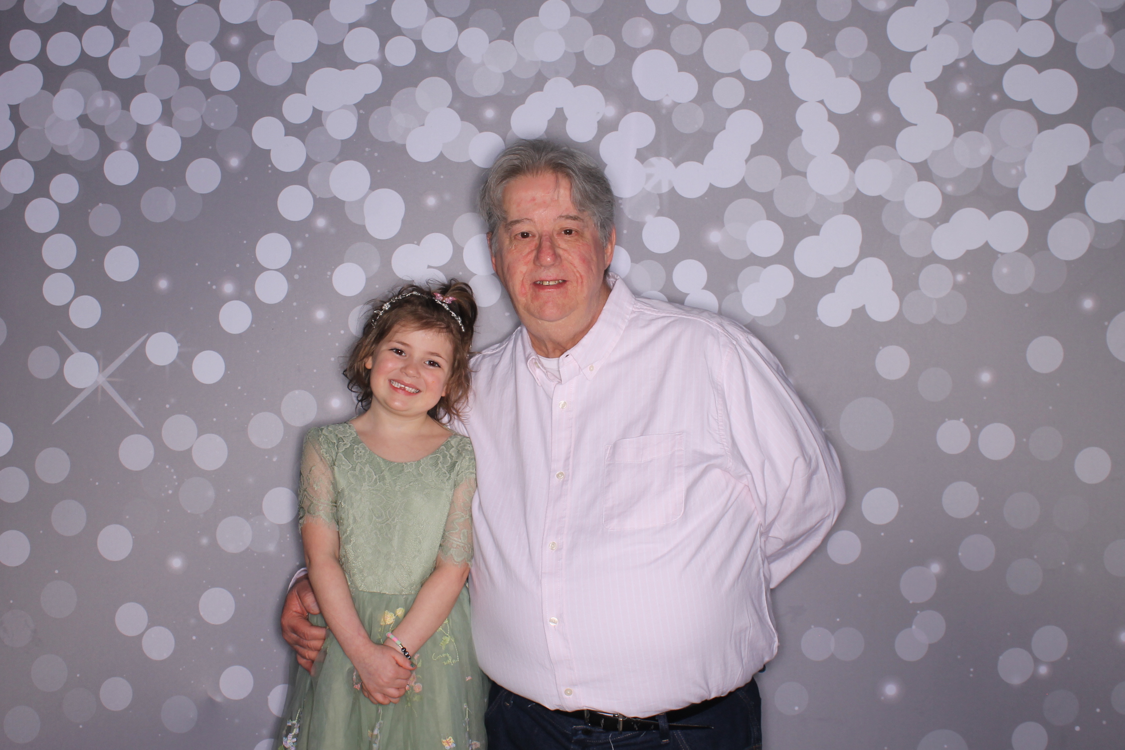 Brookwood Enchanted Father/Daughter Dance | View more photos from the event at gallery.photoboothcincy.com/u/PhotoBoothCincy/Brookwood-Enchanted-FatherDaughter-Dance