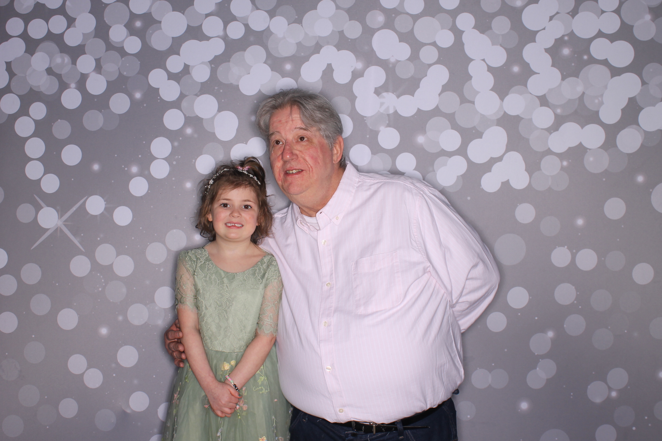 Brookwood Enchanted Father/Daughter Dance | View more photos from the event at gallery.photoboothcincy.com/u/PhotoBoothCincy/Brookwood-Enchanted-FatherDaughter-Dance
