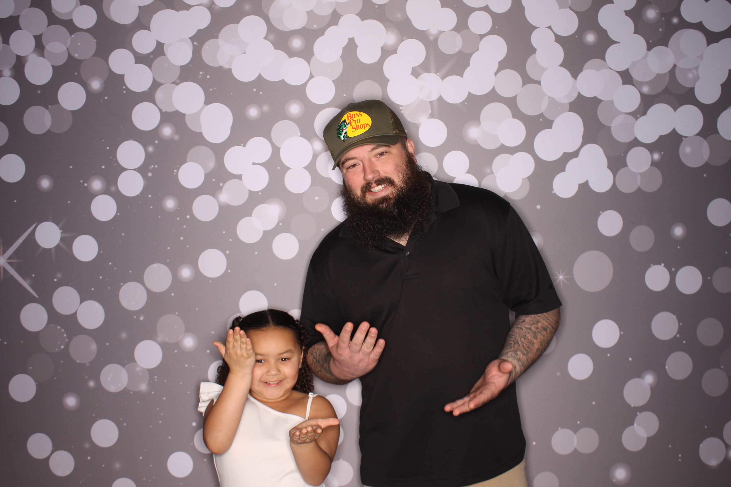 Brookwood Enchanted Father/Daughter Dance | View more photos from the event at gallery.photoboothcincy.com/u/PhotoBoothCincy/Brookwood-Enchanted-FatherDaughter-Dance