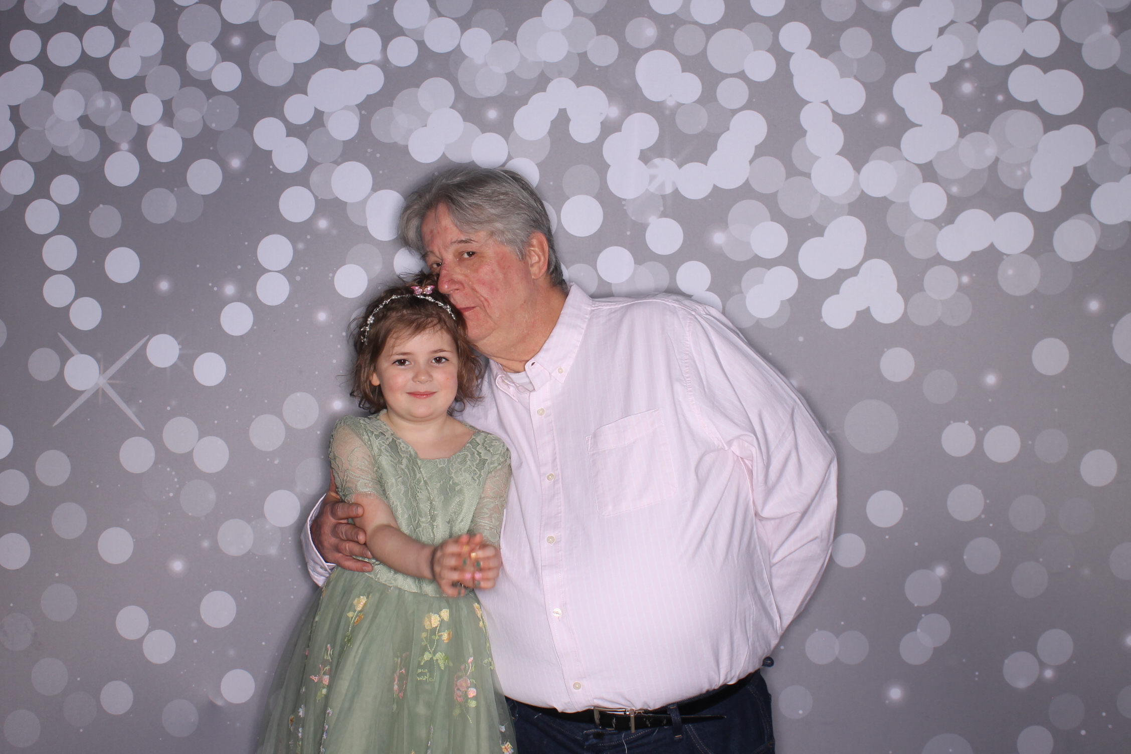 Brookwood Enchanted Father/Daughter Dance | View more photos from the event at gallery.photoboothcincy.com/u/PhotoBoothCincy/Brookwood-Enchanted-FatherDaughter-Dance