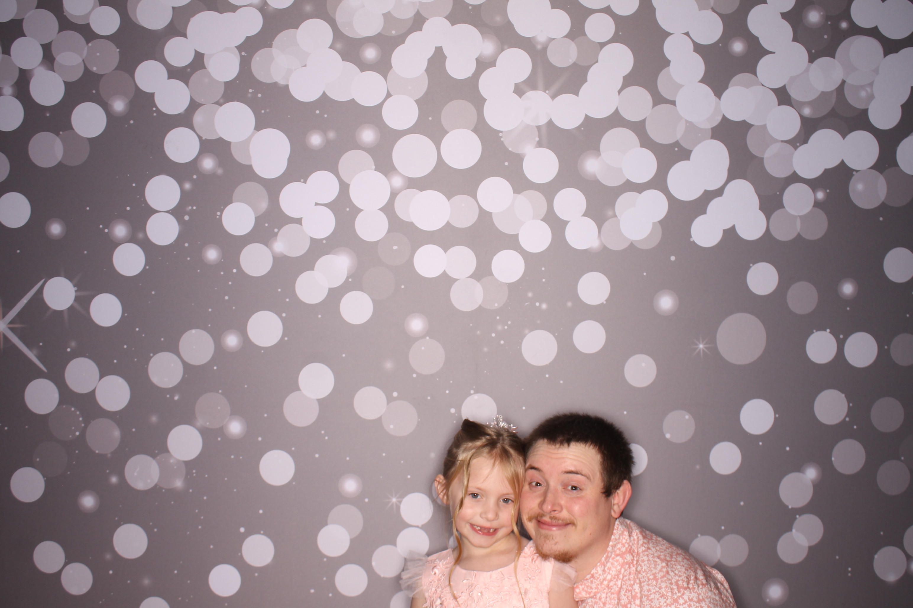 Brookwood Enchanted Father/Daughter Dance | View more photos from the event at gallery.photoboothcincy.com/u/PhotoBoothCincy/Brookwood-Enchanted-FatherDaughter-Dance