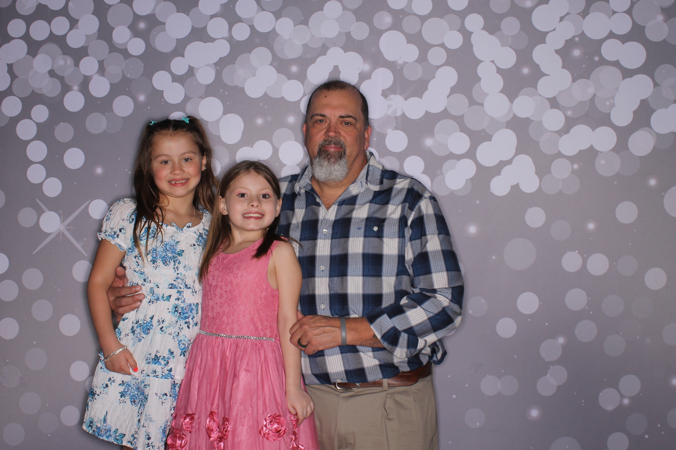 Brookwood Enchanted Father/Daughter Dance | View more photos from the event at gallery.photoboothcincy.com/u/PhotoBoothCincy/Brookwood-Enchanted-FatherDaughter-Dance