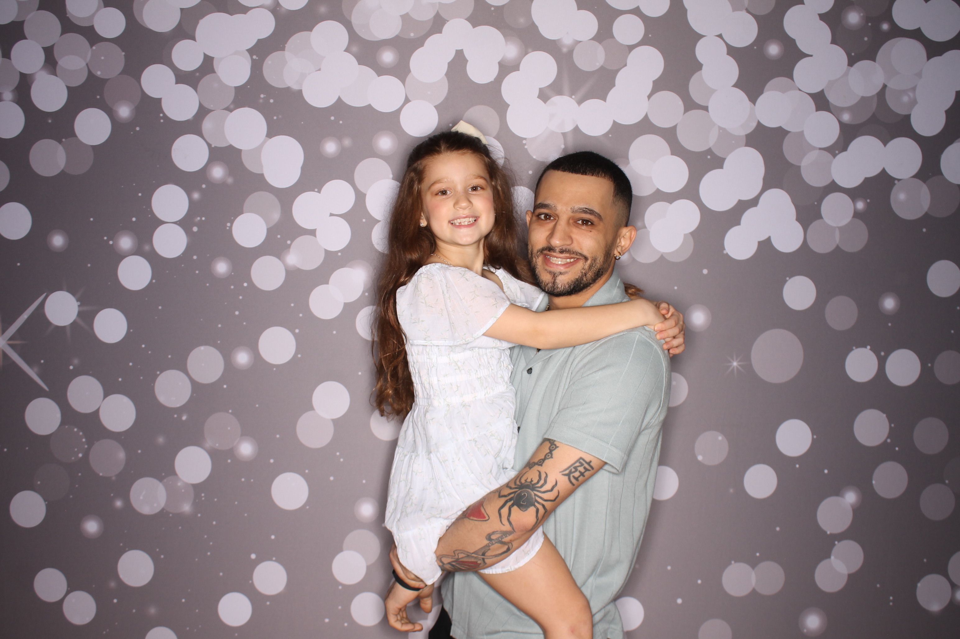 Brookwood Enchanted Father/Daughter Dance | View more photos from the event at gallery.photoboothcincy.com/u/PhotoBoothCincy/Brookwood-Enchanted-FatherDaughter-Dance