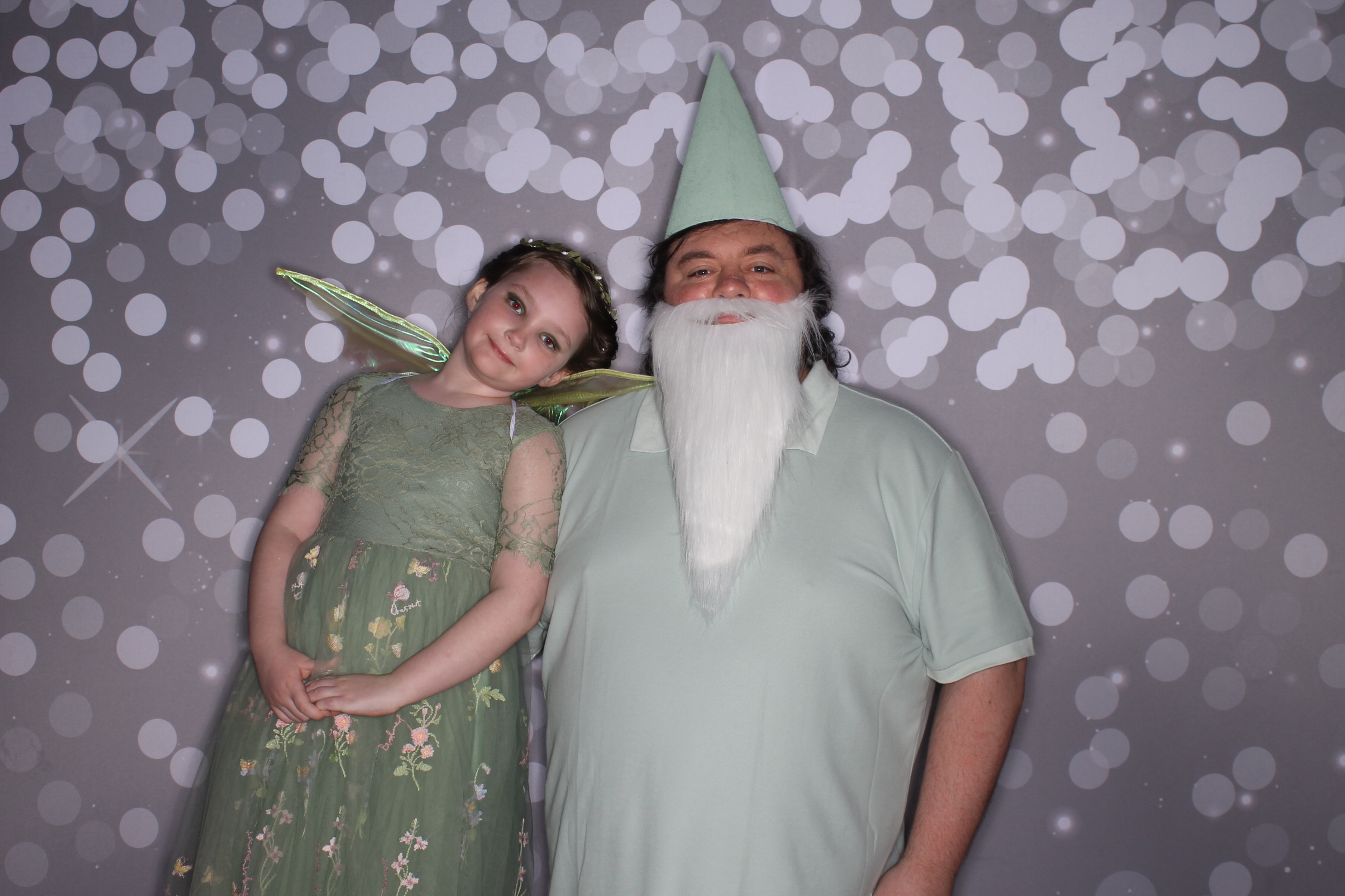 Brookwood Enchanted Father/Daughter Dance | View more photos from the event at gallery.photoboothcincy.com/u/PhotoBoothCincy/Brookwood-Enchanted-FatherDaughter-Dance