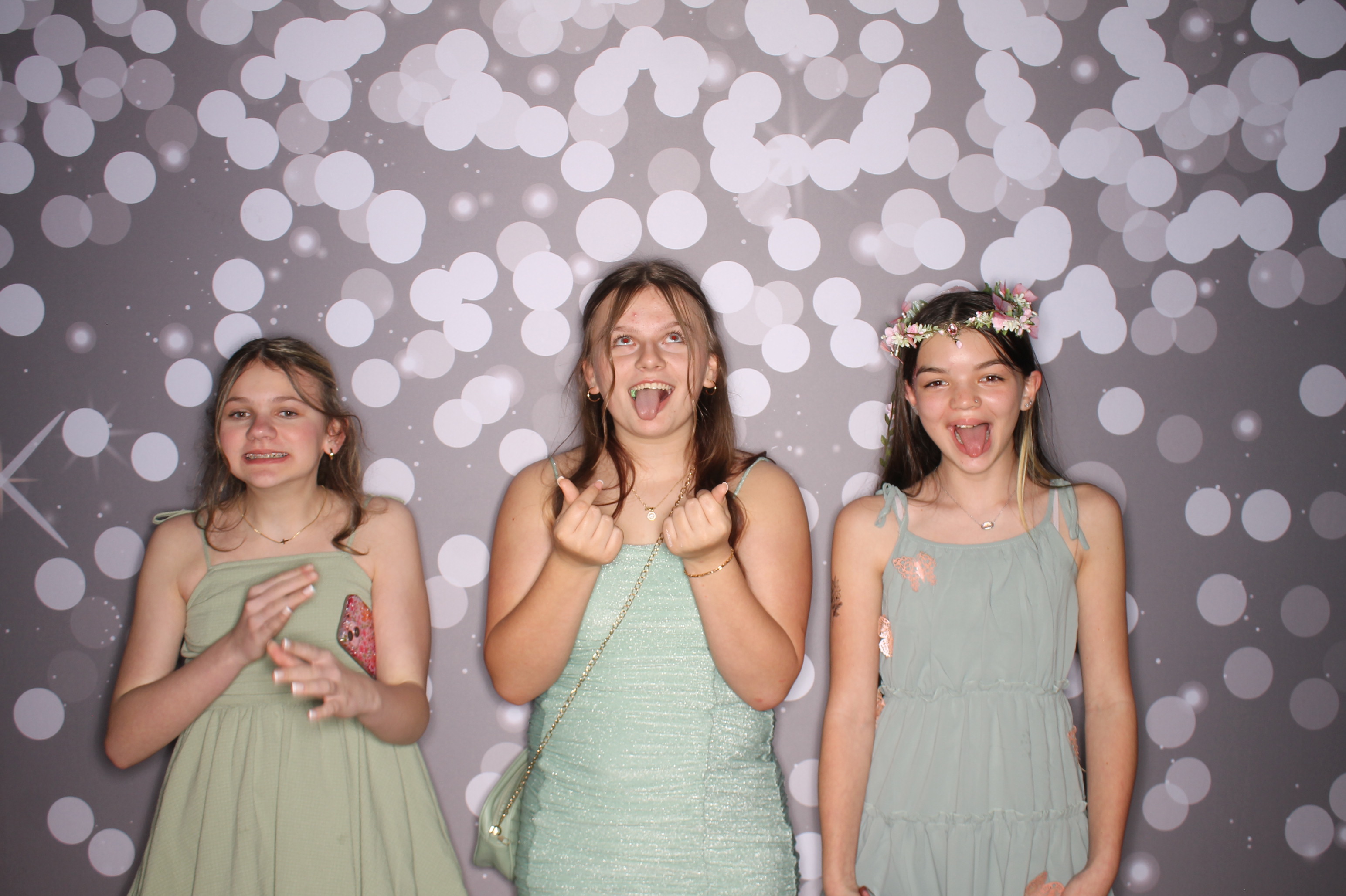 Brookwood Enchanted Father/Daughter Dance | View more photos from the event at gallery.photoboothcincy.com/u/PhotoBoothCincy/Brookwood-Enchanted-FatherDaughter-Dance