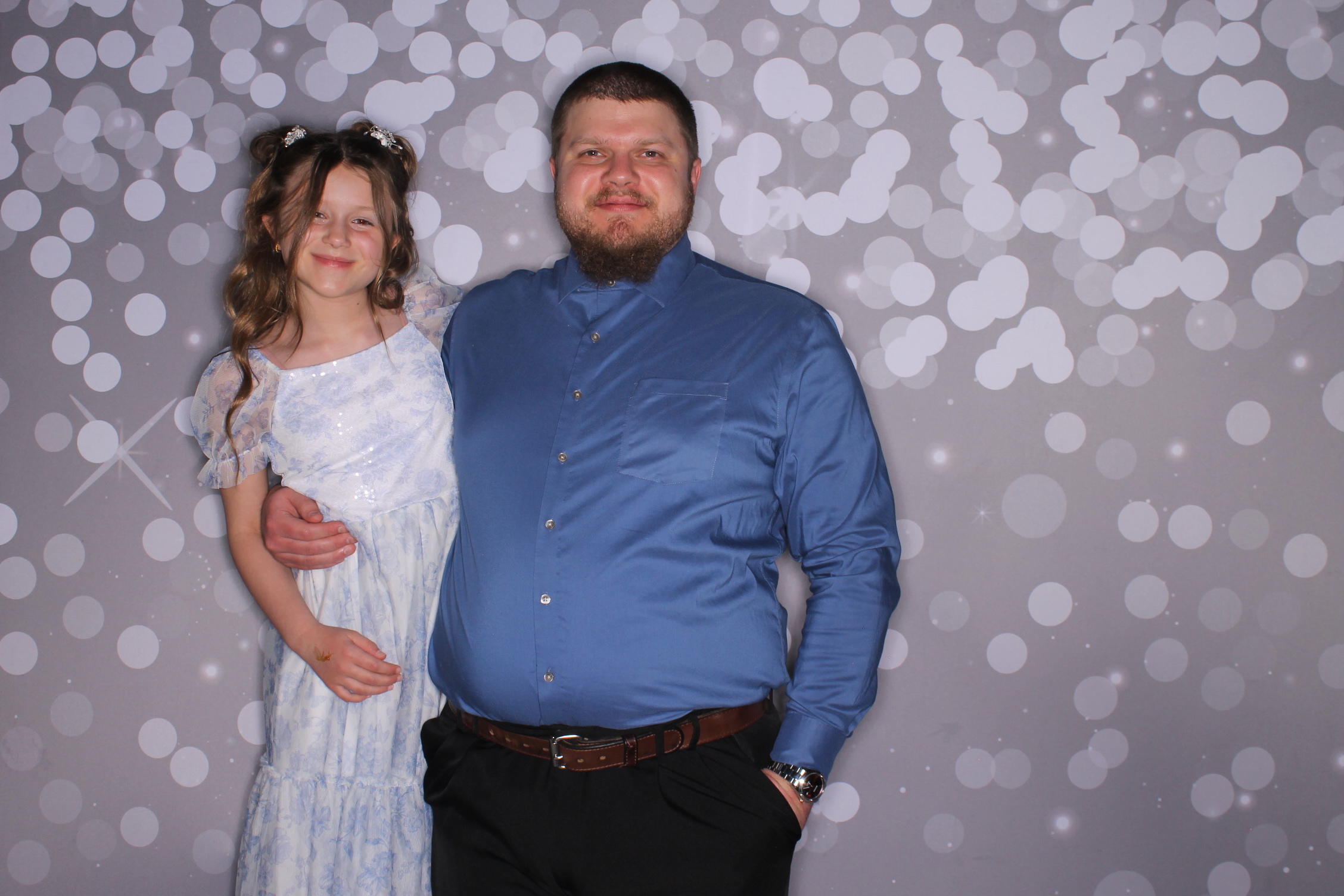 Brookwood Enchanted Father/Daughter Dance | View more photos from the event at gallery.photoboothcincy.com/u/PhotoBoothCincy/Brookwood-Enchanted-FatherDaughter-Dance