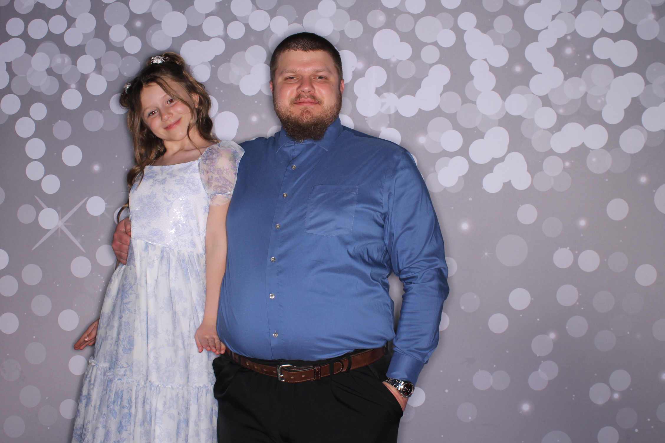 Brookwood Enchanted Father/Daughter Dance | View more photos from the event at gallery.photoboothcincy.com/u/PhotoBoothCincy/Brookwood-Enchanted-FatherDaughter-Dance