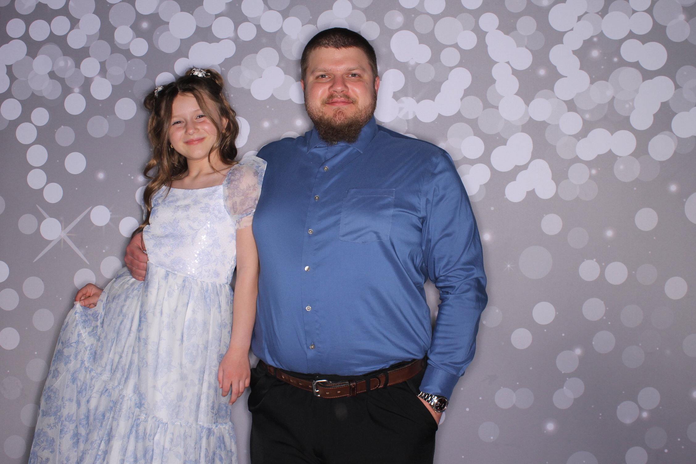 Brookwood Enchanted Father/Daughter Dance | View more photos from the event at gallery.photoboothcincy.com/u/PhotoBoothCincy/Brookwood-Enchanted-FatherDaughter-Dance