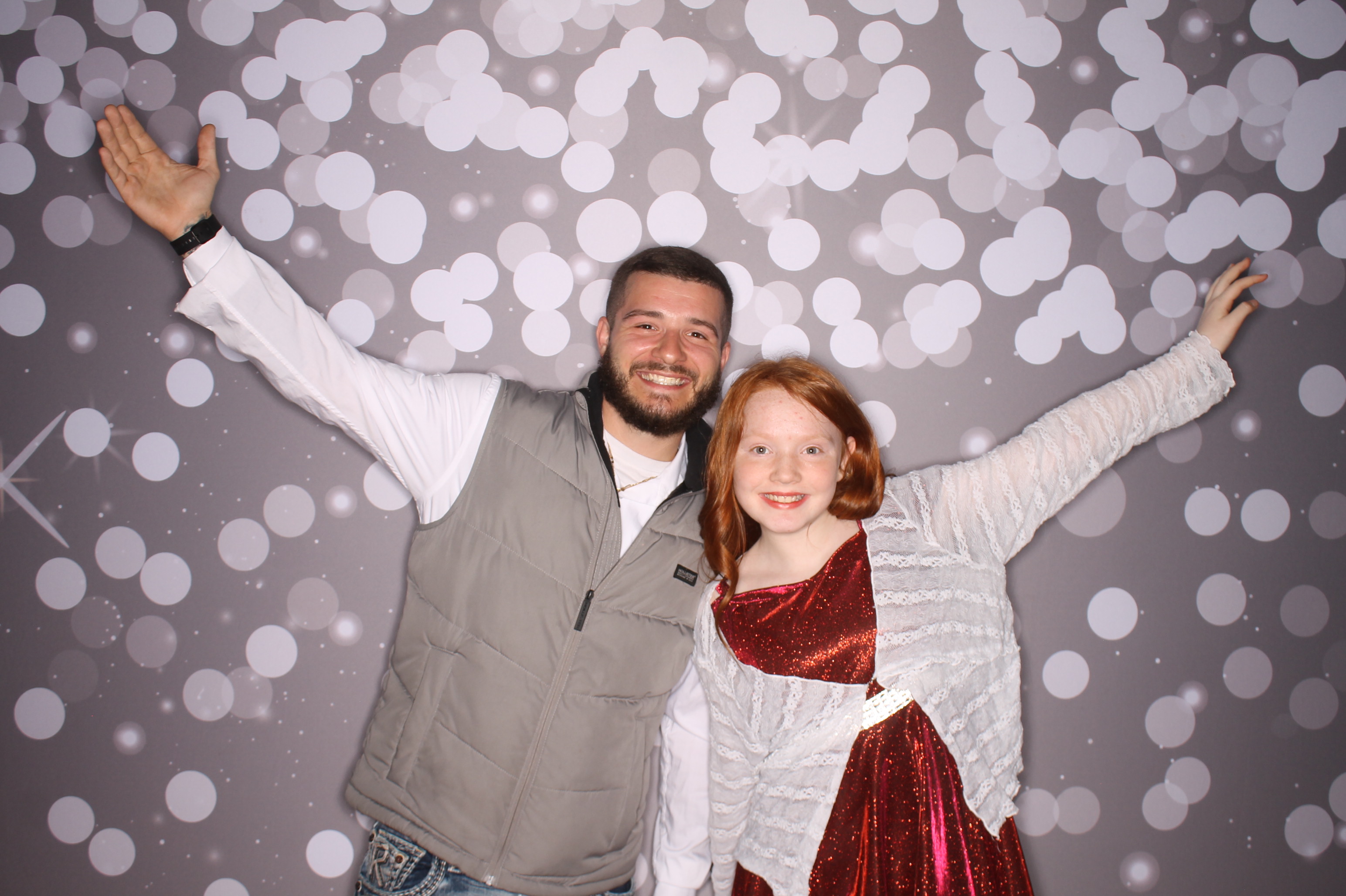 Brookwood Enchanted Father/Daughter Dance | View more photos from the event at gallery.photoboothcincy.com/u/PhotoBoothCincy/Brookwood-Enchanted-FatherDaughter-Dance