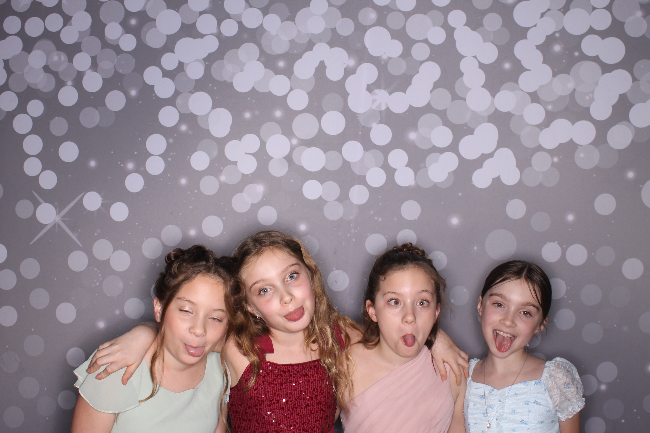 Brookwood Enchanted Father/Daughter Dance | View more photos from the event at gallery.photoboothcincy.com/u/PhotoBoothCincy/Brookwood-Enchanted-FatherDaughter-Dance